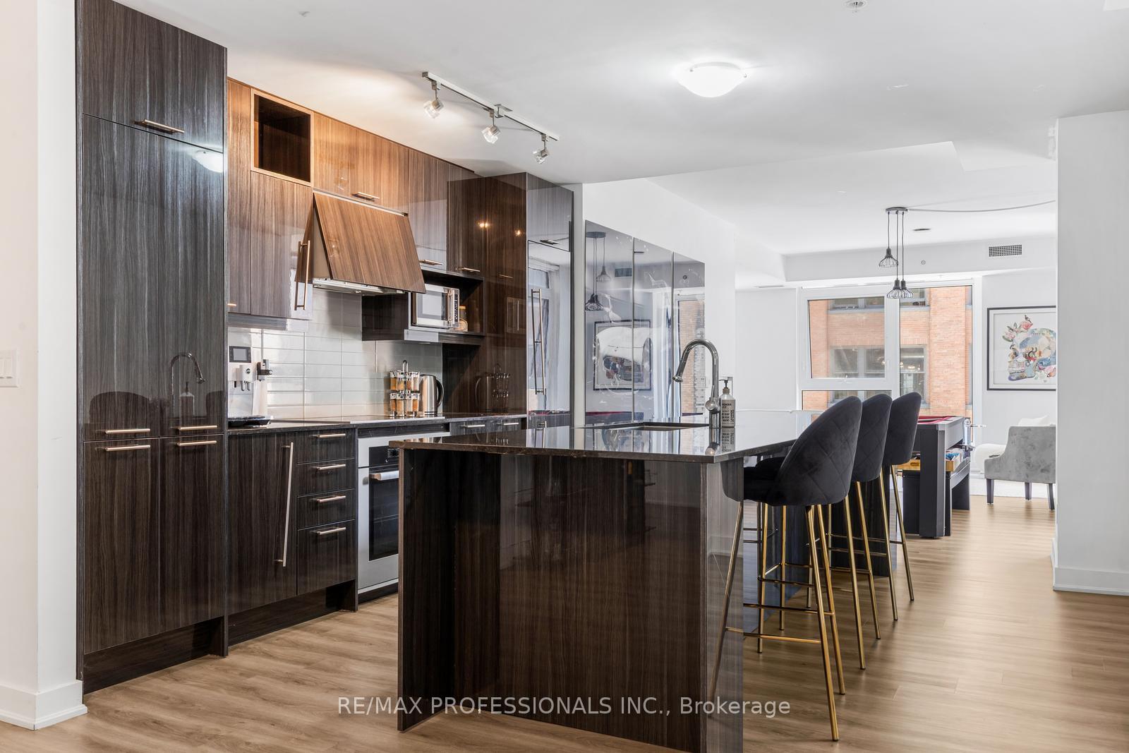 Photo 7 of Unit 325, 30 Nelson Street, Toronto, Waterfront Communities — HOMEH