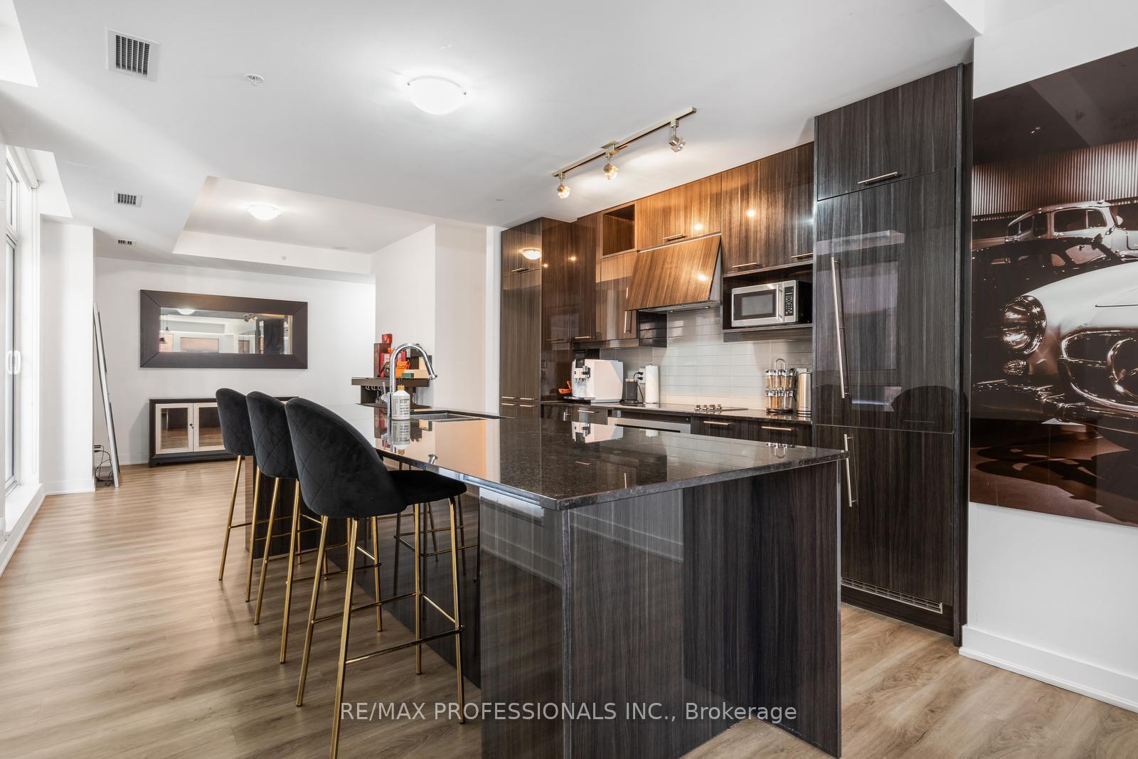 Photo 9 of Unit 325, 30 Nelson Street, Toronto, Waterfront Communities — HOMEH