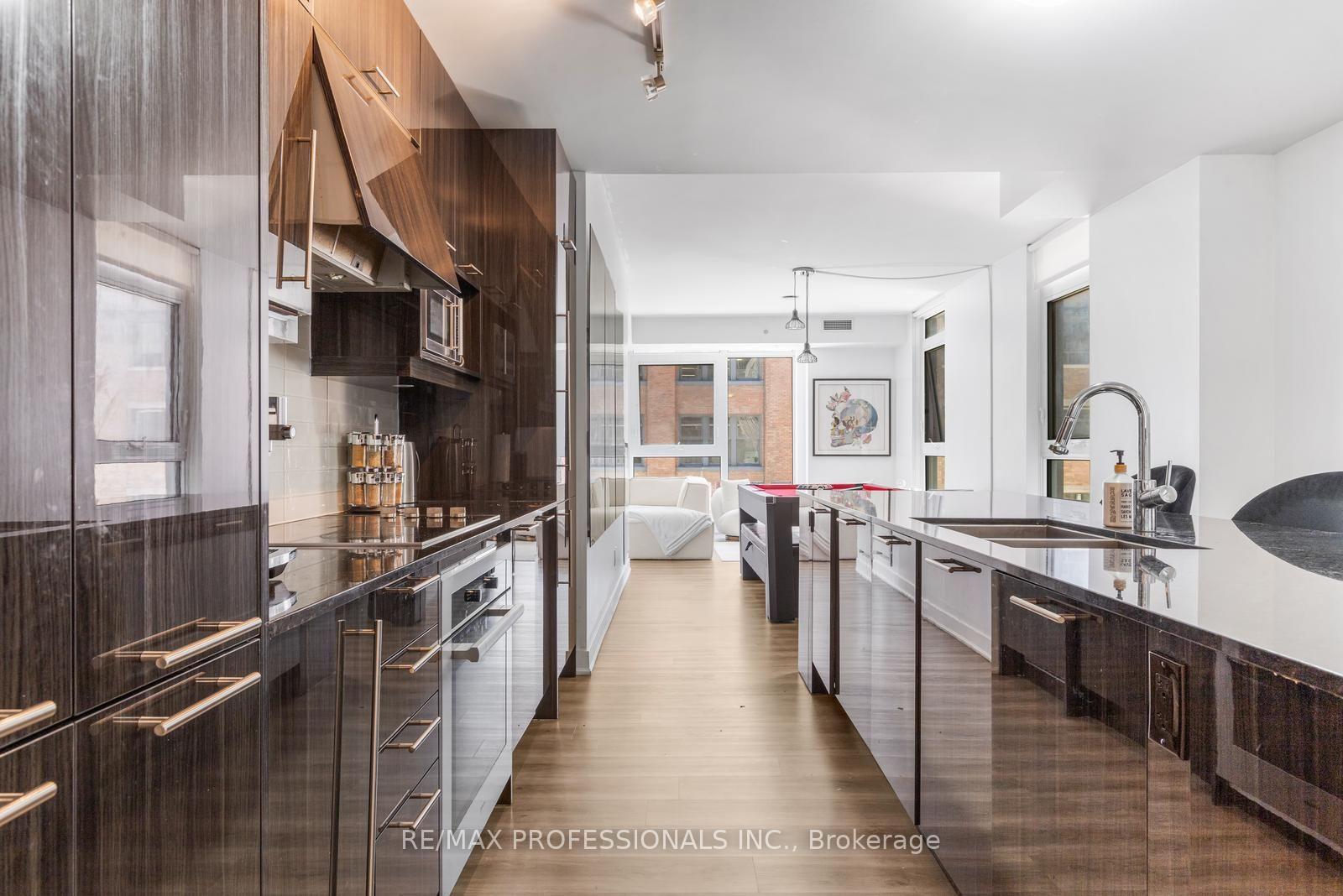 Photo 12 of Unit 325, 30 Nelson Street, Toronto, Waterfront Communities — HOMEH