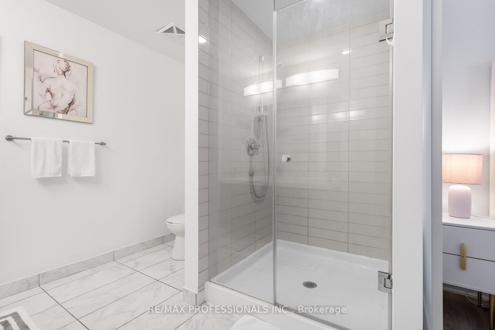 Photo 27 of Unit 325, 30 Nelson Street, Toronto, Waterfront Communities — HOMEH