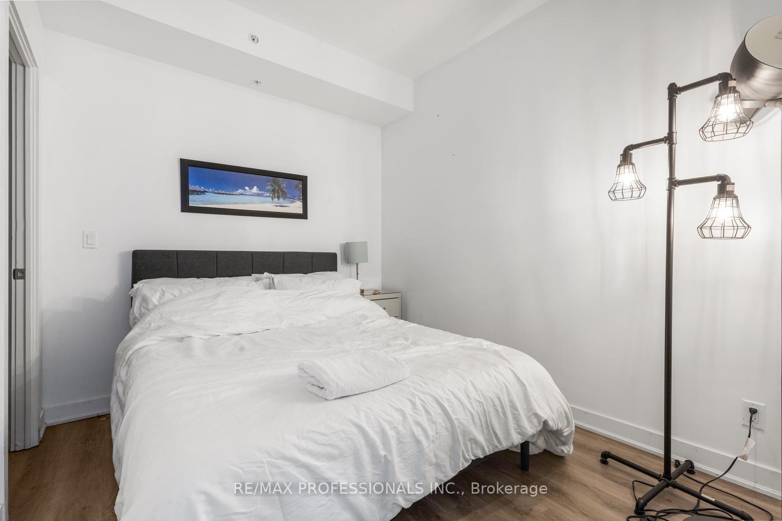 Photo 29 of Unit 325, 30 Nelson Street, Toronto, Waterfront Communities — HOMEH