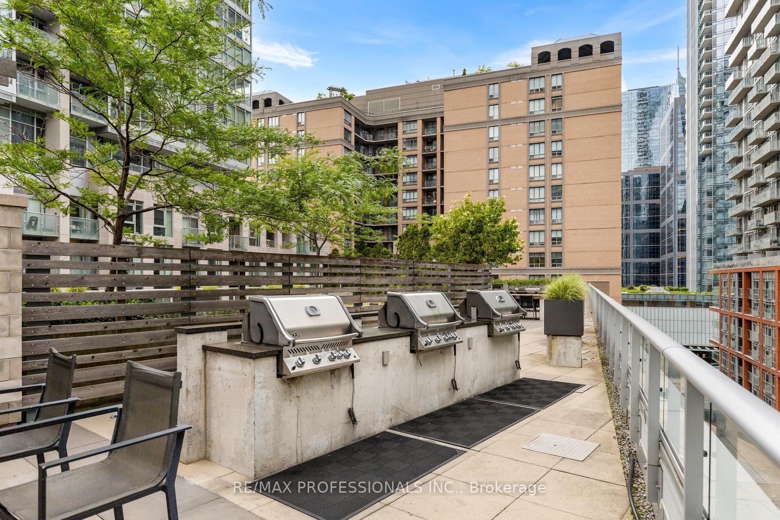 Photo 33 of Unit 325, 30 Nelson Street, Toronto, Waterfront Communities — HOMEH