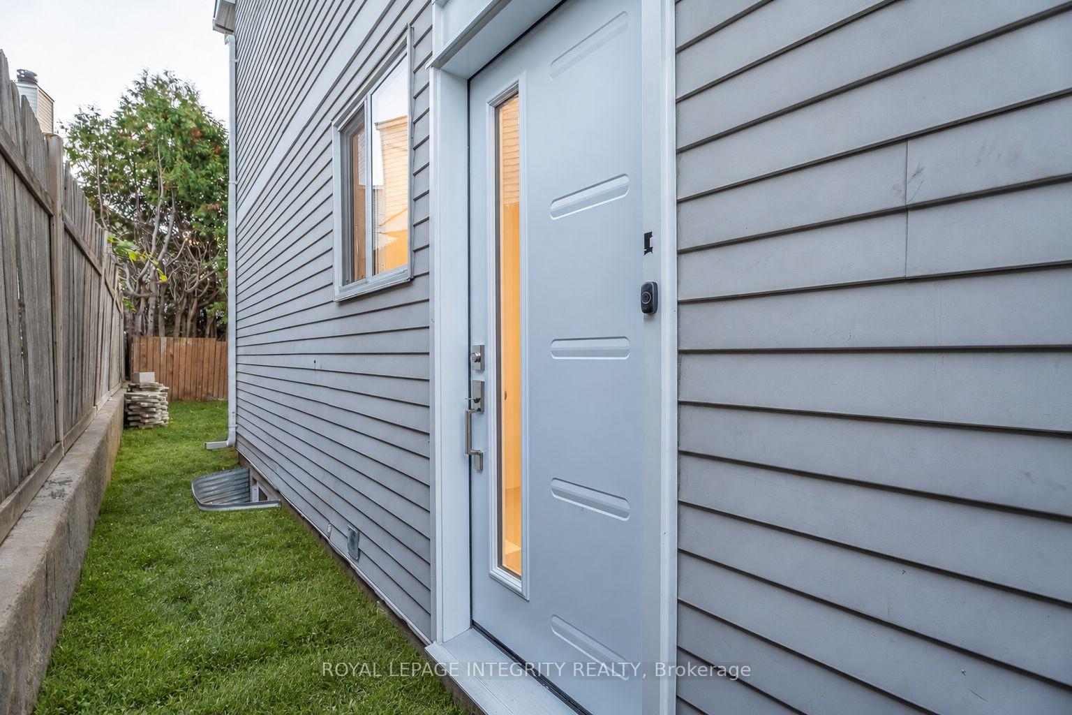 Photo 3 of Unit A, 775 Kingfisher Crescent, Ottawa, Chatelaine Village — HOMEH