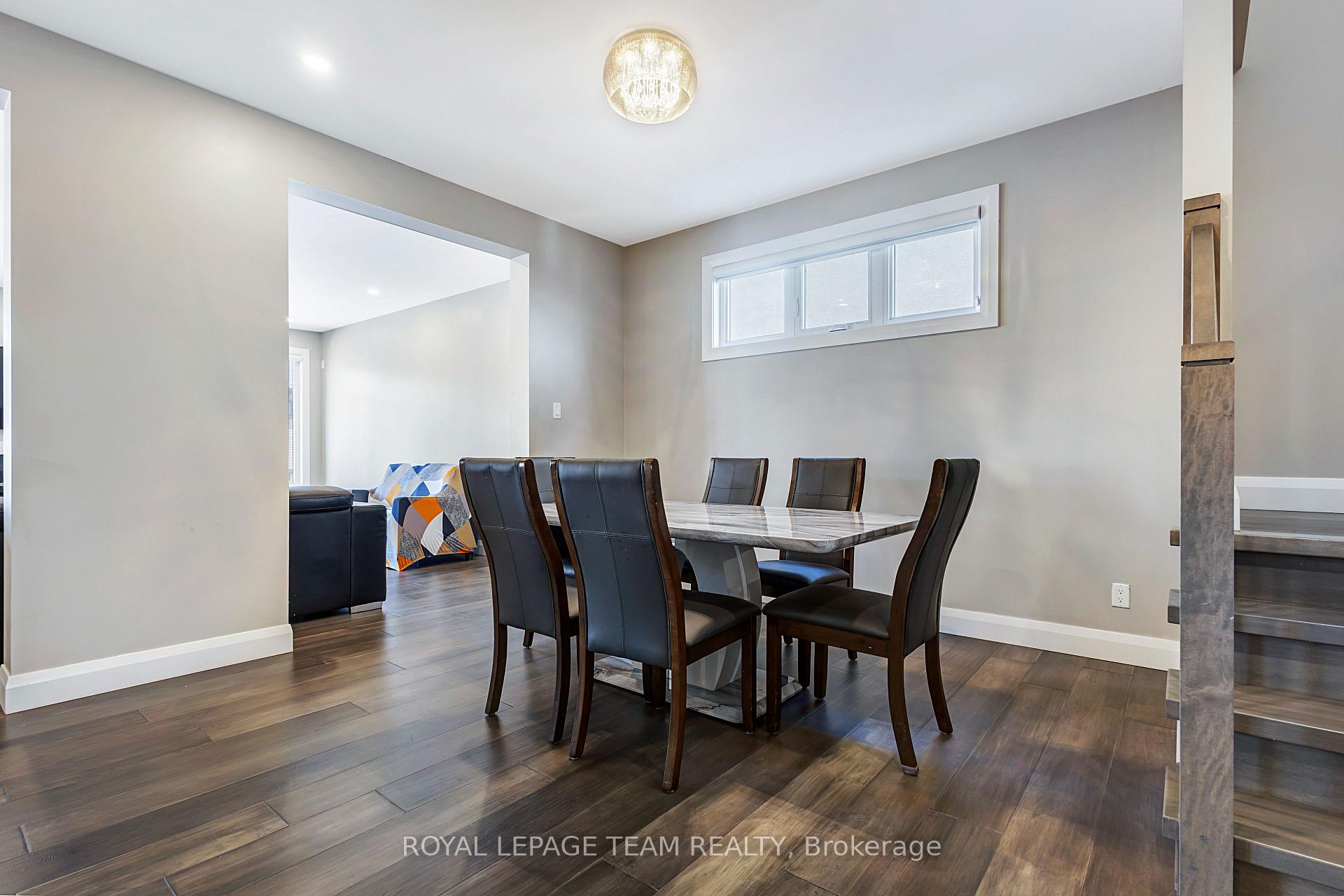 Photo 6 of 348 Abbeydale Circle, Ottawa, Kanata - Morgan's Grant/South March — HOMEH