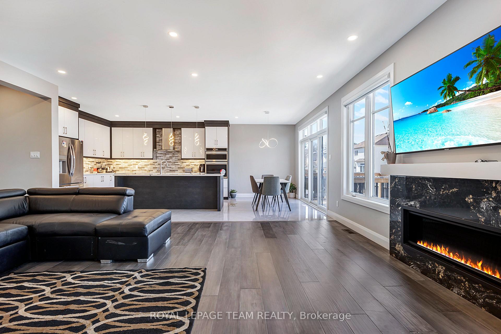 Photo 11 of 348 Abbeydale Circle, Ottawa, Kanata - Morgan's Grant/South March — HOMEH