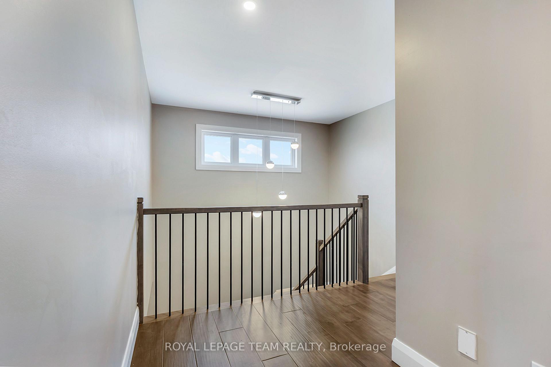 Photo 12 of 348 Abbeydale Circle, Ottawa, Kanata - Morgan's Grant/South March — HOMEH