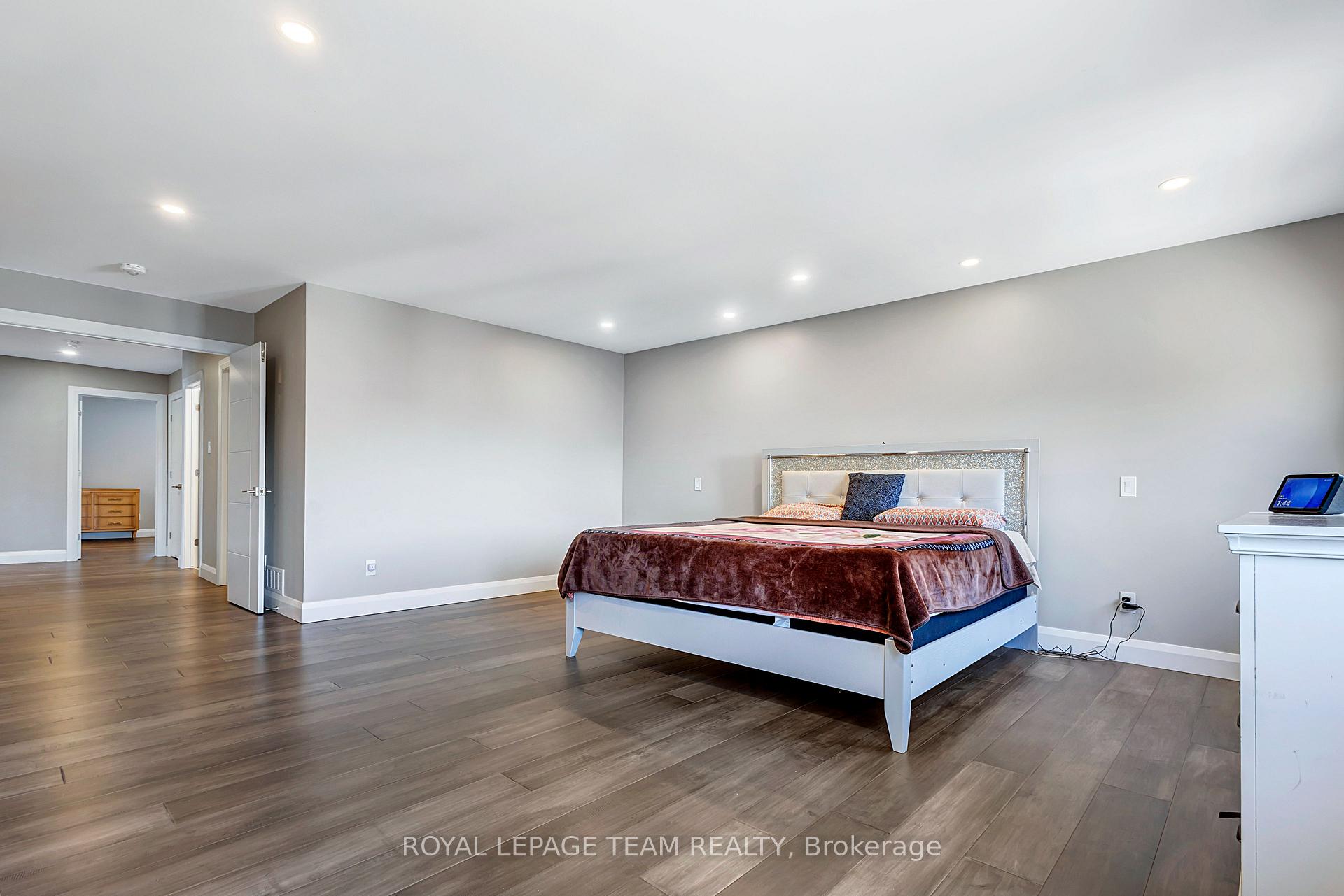 Photo 14 of 348 Abbeydale Circle, Ottawa, Kanata - Morgan's Grant/South March — HOMEH