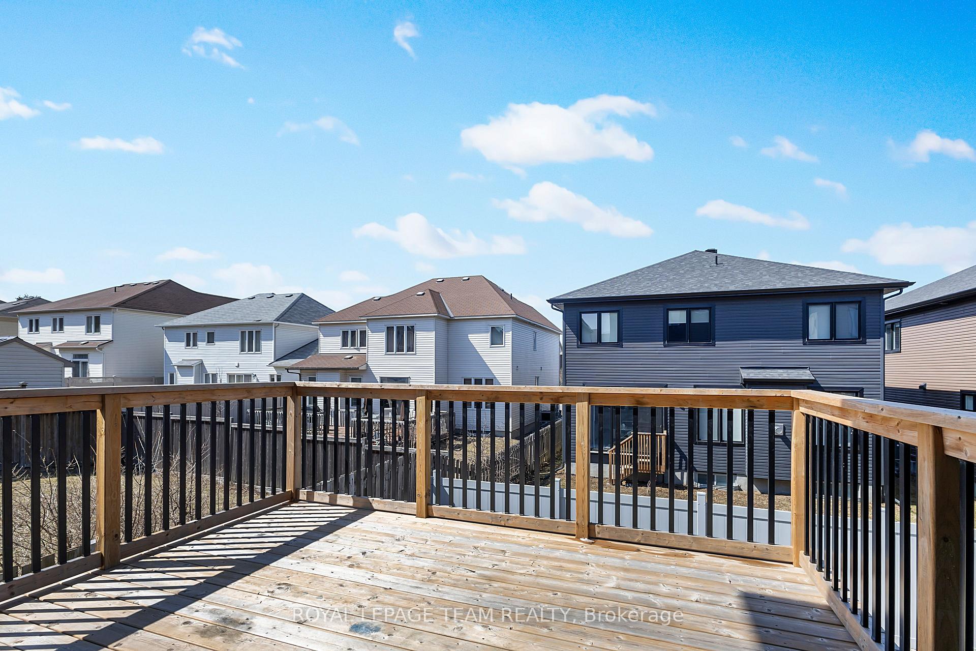 Photo 27 of 348 Abbeydale Circle, Ottawa, Kanata - Morgan's Grant/South March — HOMEH