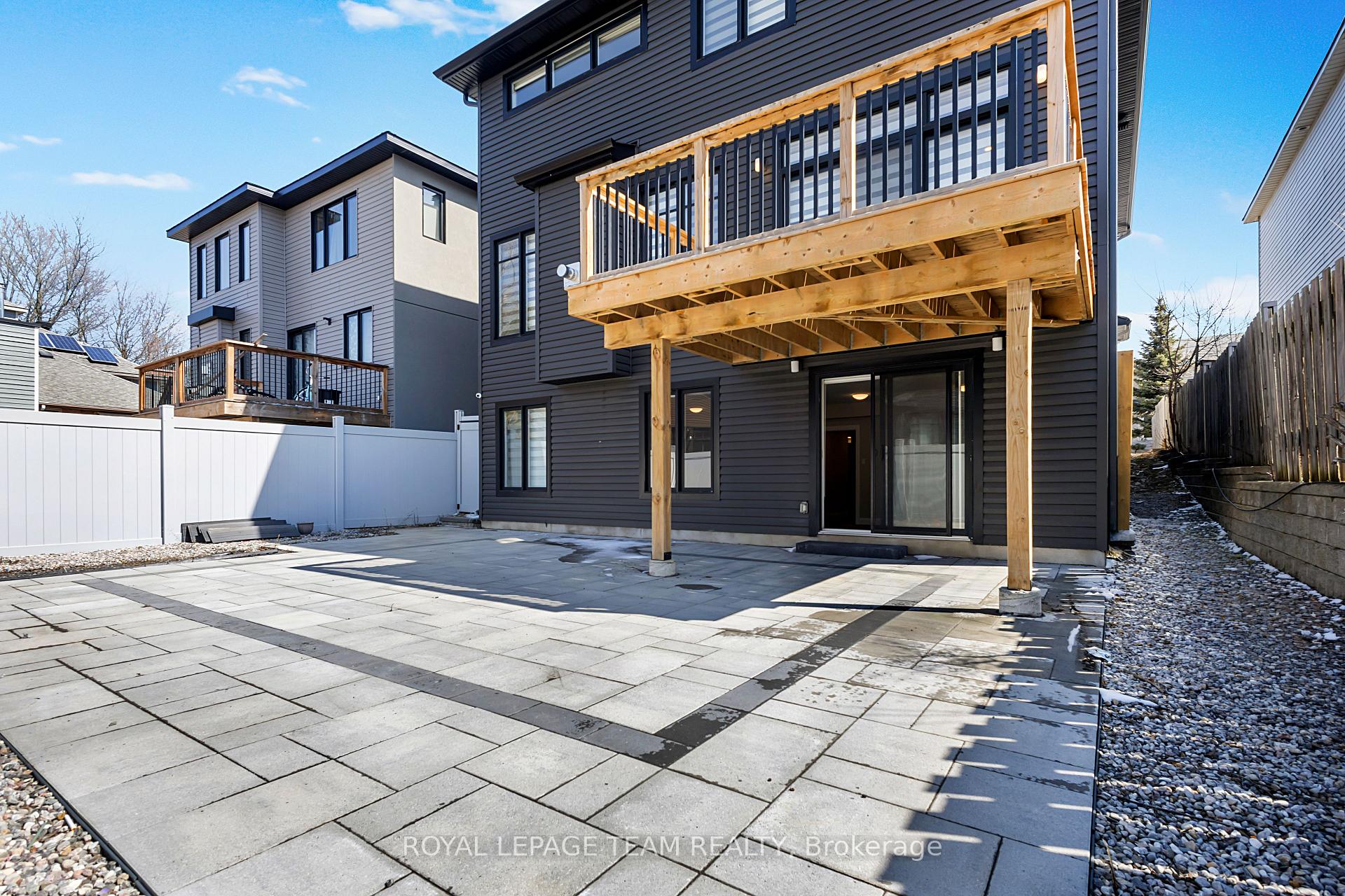 Photo 28 of 348 Abbeydale Circle, Ottawa, Kanata - Morgan's Grant/South March — HOMEH