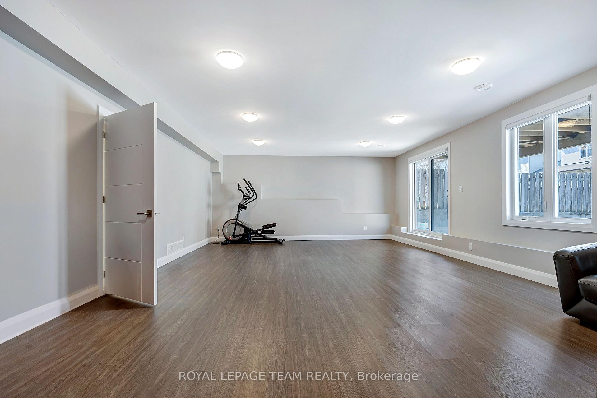 Photo 30 of 348 Abbeydale Circle, Ottawa, Kanata - Morgan's Grant/South March — HOMEH