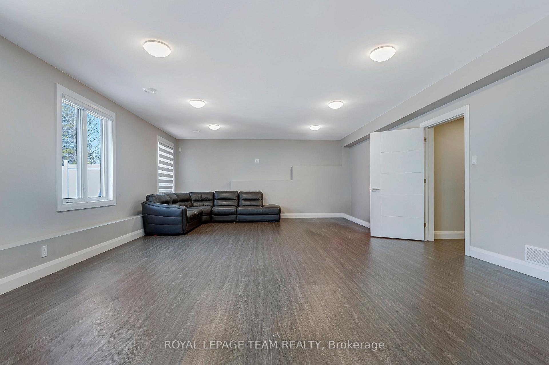 Photo 31 of 348 Abbeydale Circle, Ottawa, Kanata - Morgan's Grant/South March — HOMEH