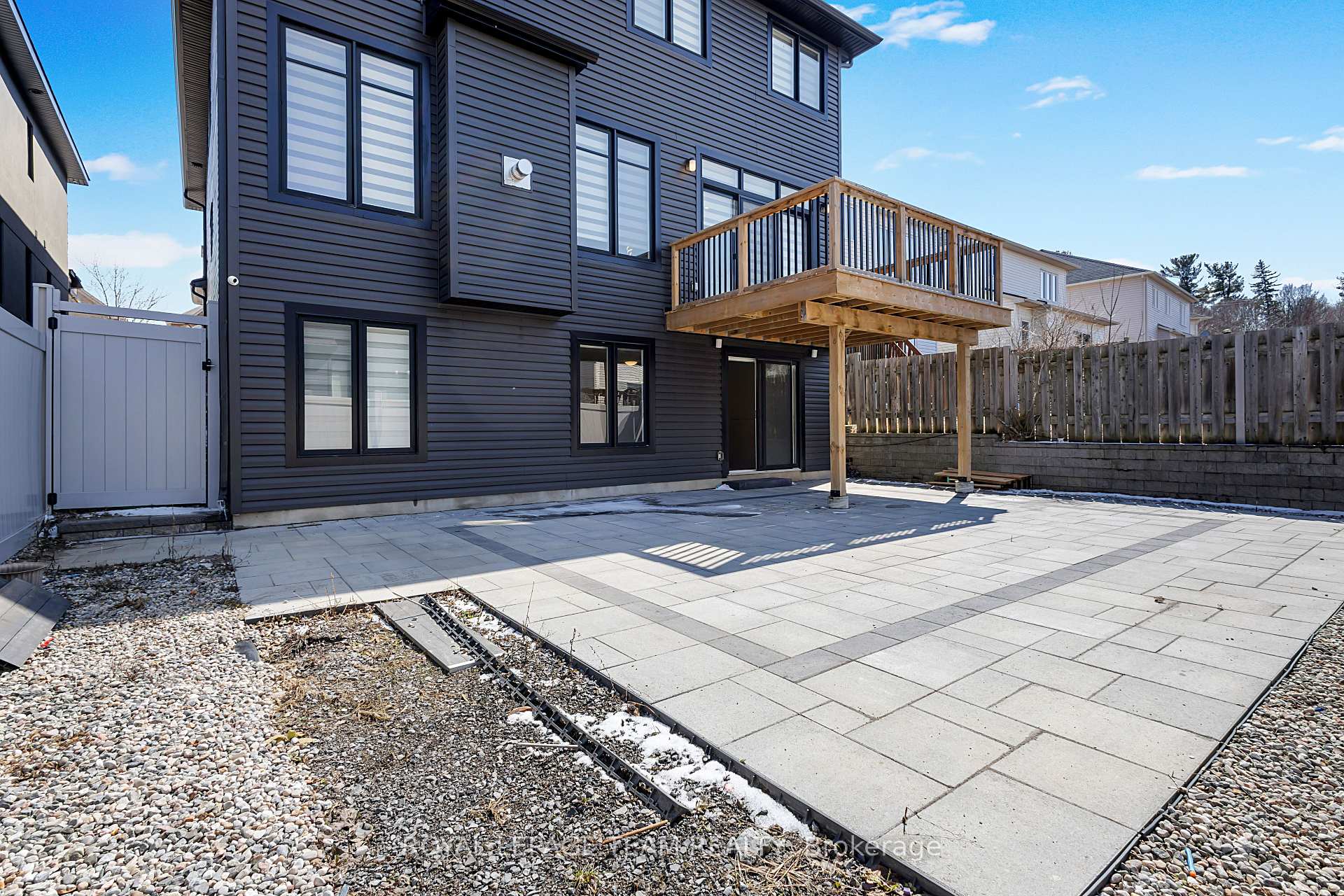 Photo 35 of 348 Abbeydale Circle, Ottawa, Kanata - Morgan's Grant/South March — HOMEH