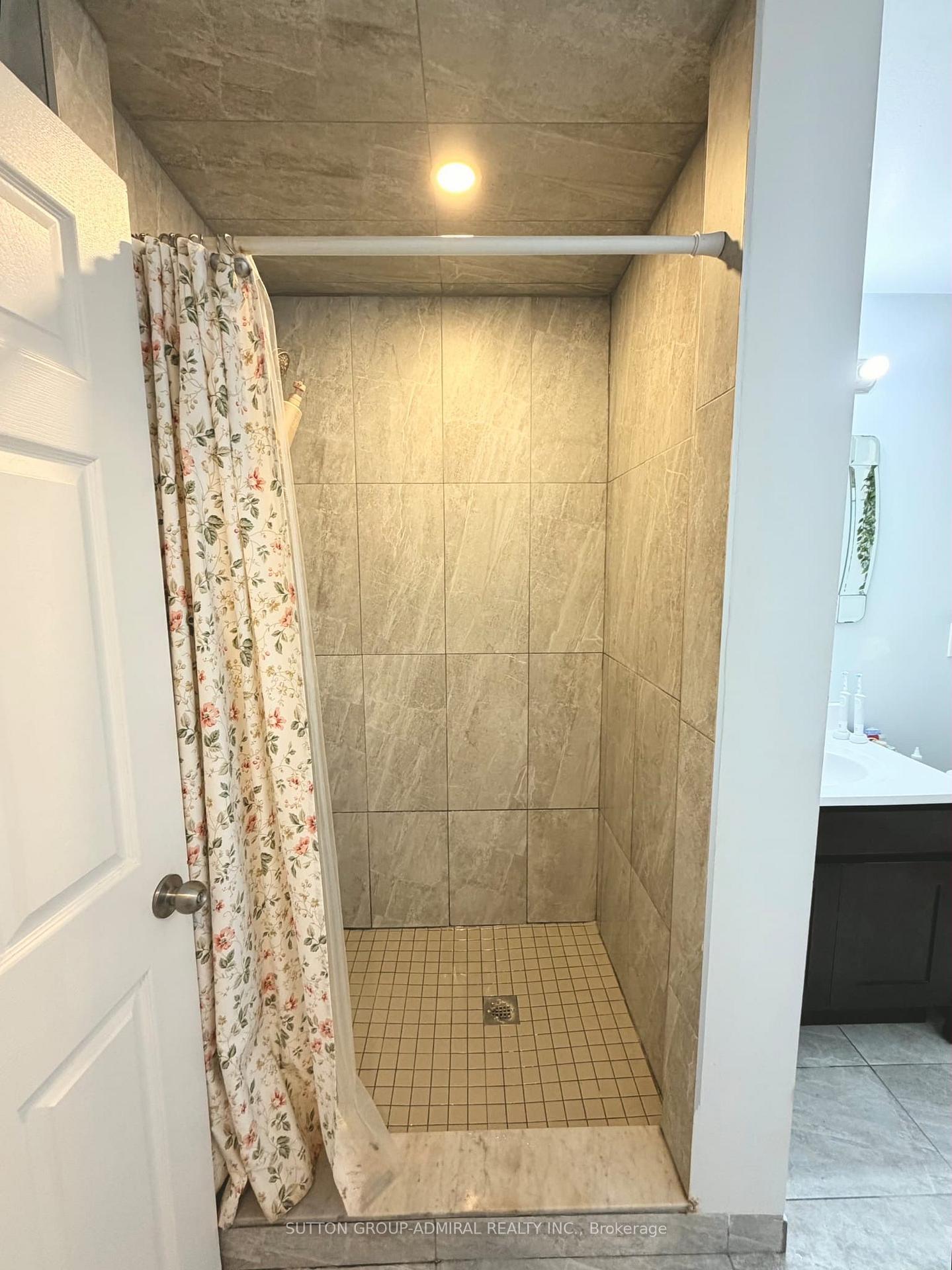 Photo 6 of 93 North Ridge Road, Vaughan, West Woodbridge — HOMEH