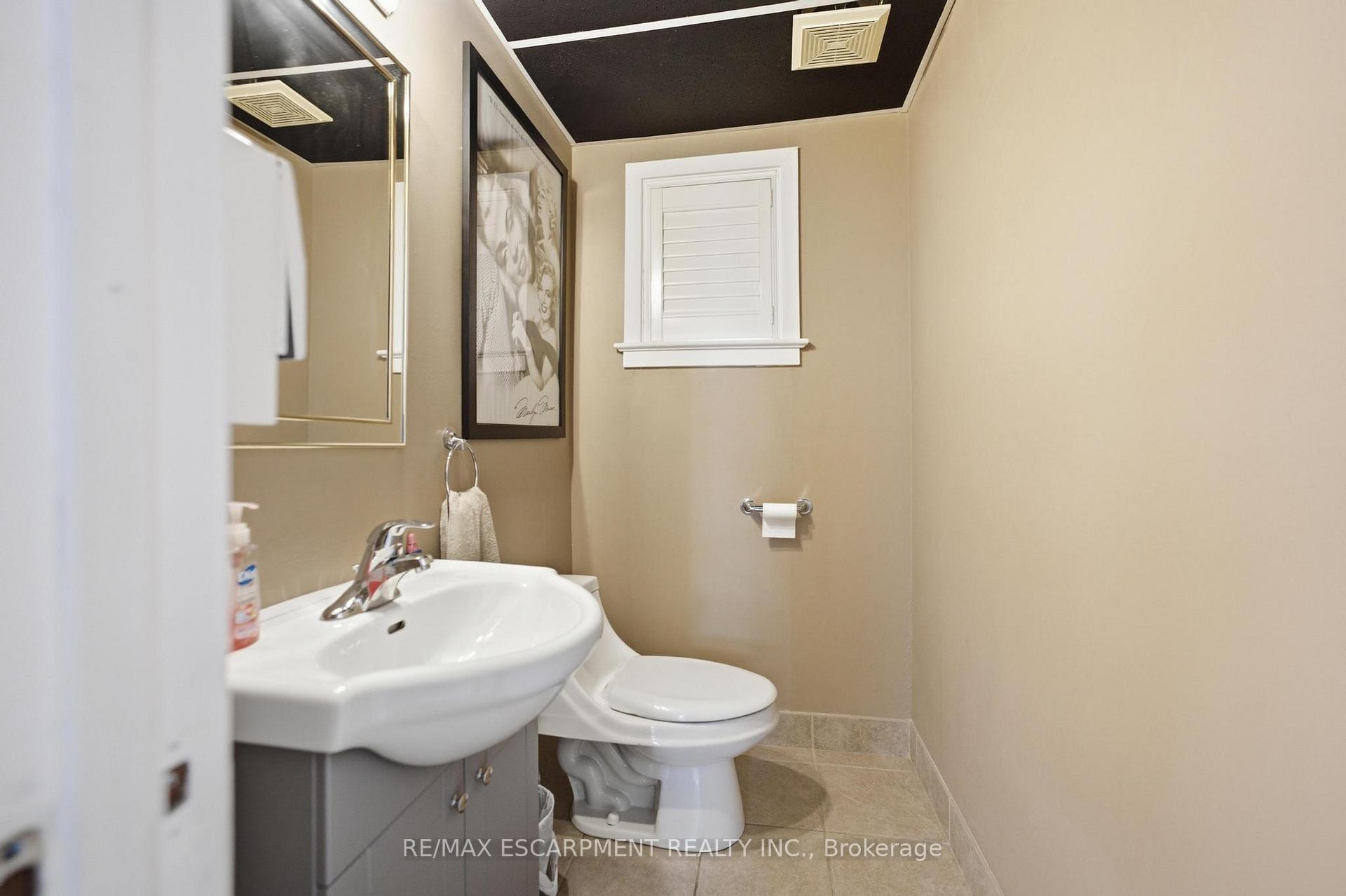 Photo 12 of 1260 Highway 8, Hamilton, Winona — HOMEH