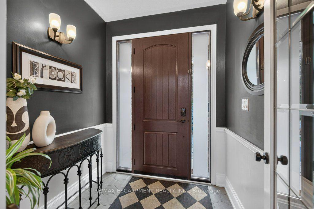 Photo 4 of 447 Golf Links Road, Hamilton, Ancaster — HOMEH