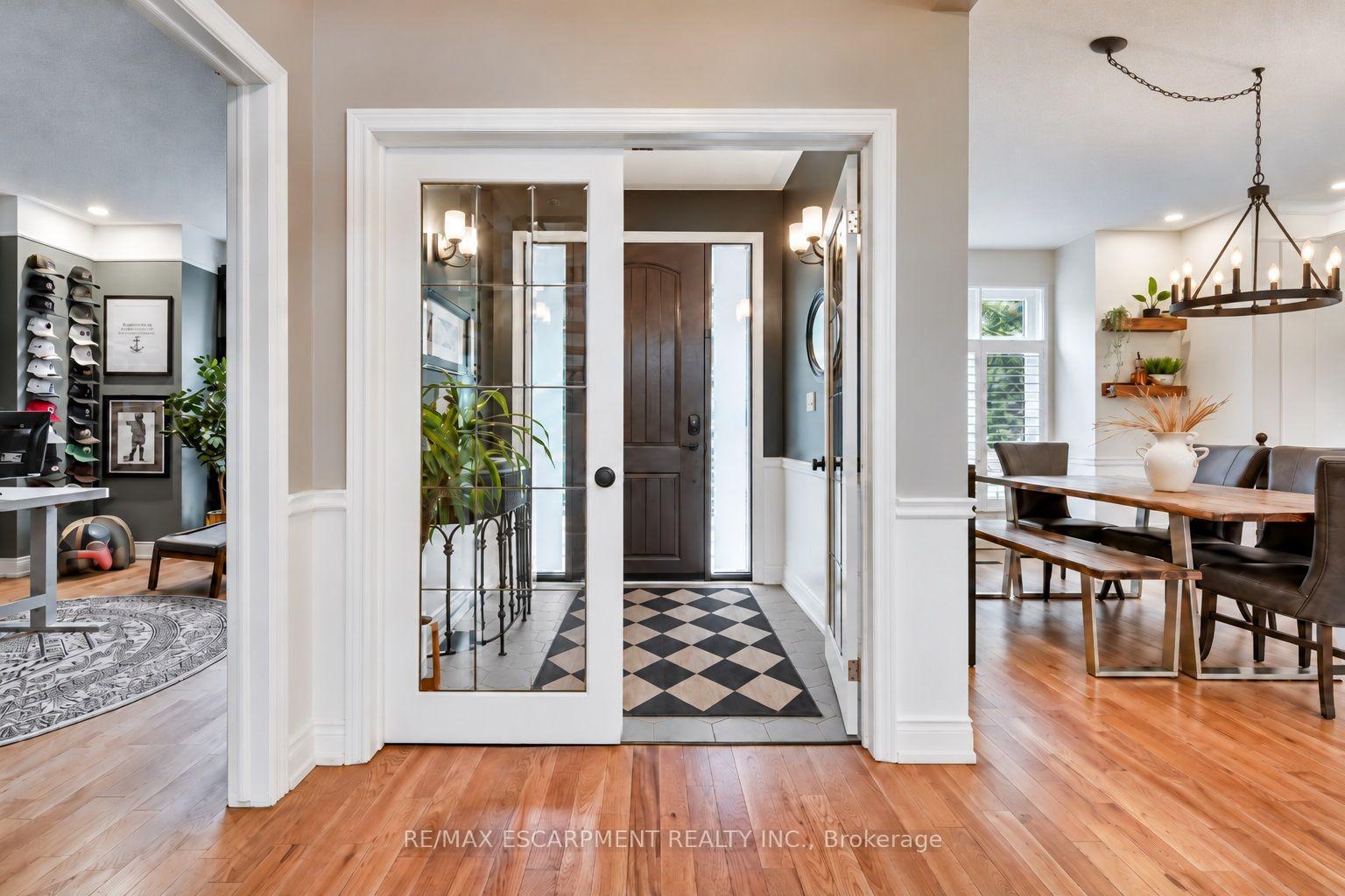 Photo 5 of 447 Golf Links Road, Hamilton, Ancaster — HOMEH