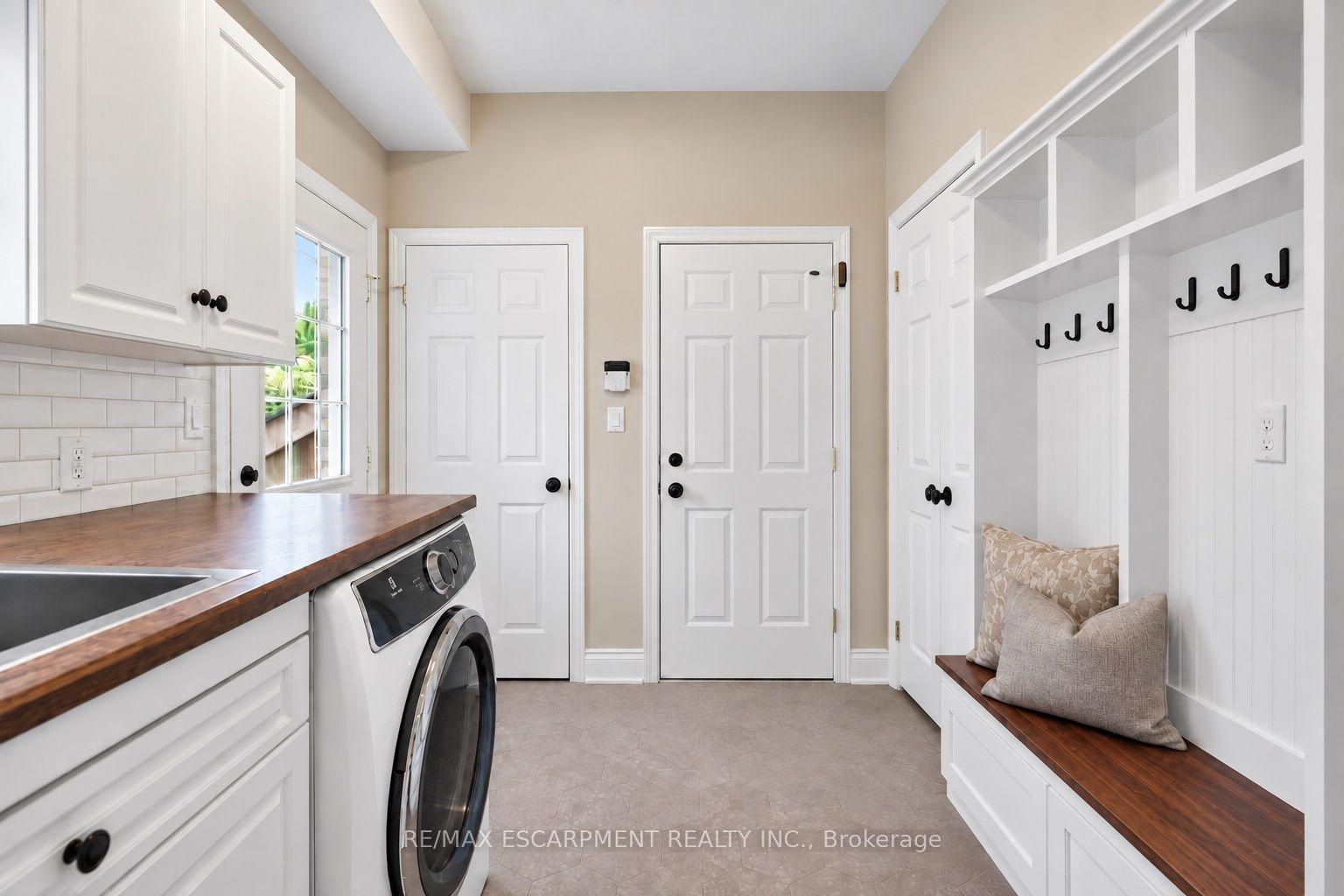 Photo 21 of 447 Golf Links Road, Hamilton, Ancaster — HOMEH