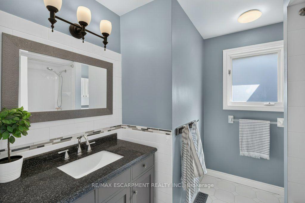 Photo 35 of 447 Golf Links Road, Hamilton, Ancaster — HOMEH