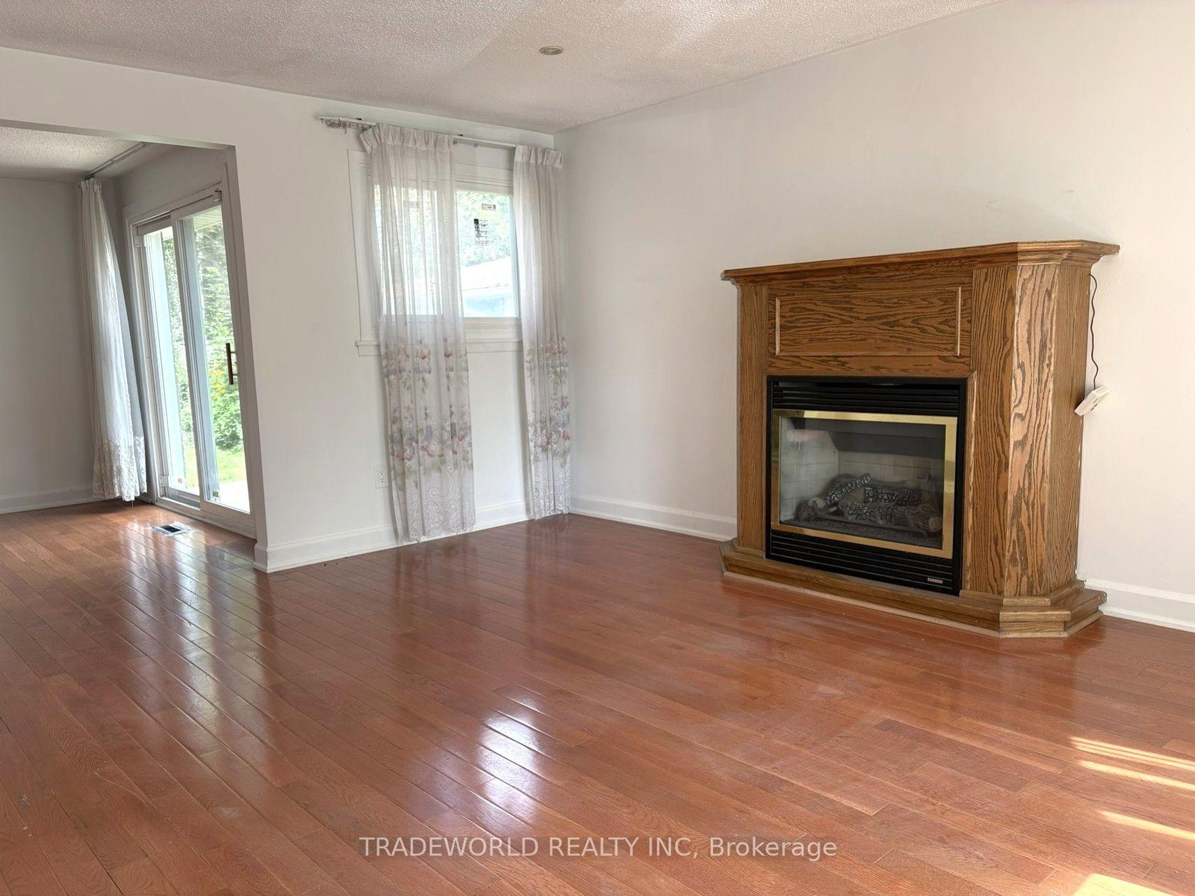 Photo 2 of Unit Main Floor, 54 Bridley Drive, Scarborough, Agincourt North — HOMEH
