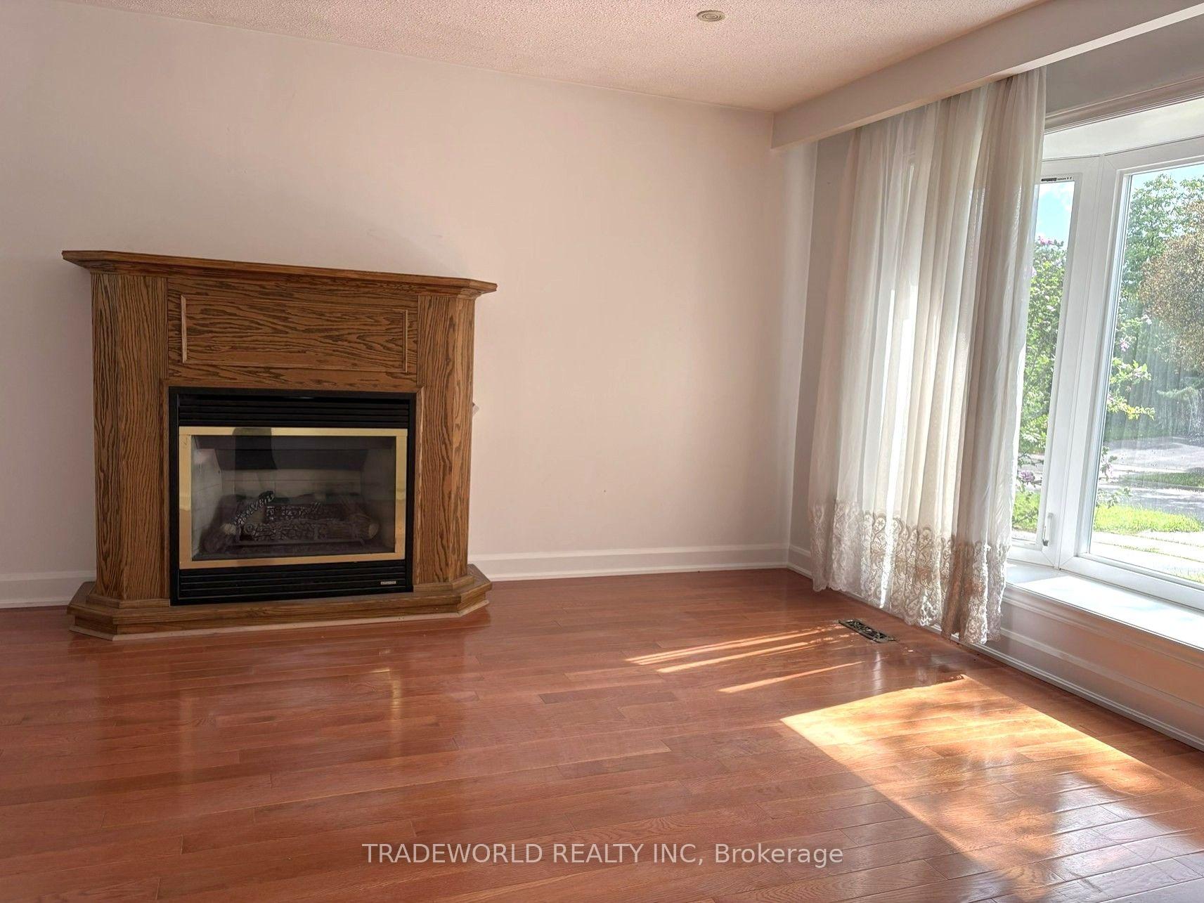 Photo 3 of Unit Main Floor, 54 Bridley Drive, Scarborough, Agincourt North — HOMEH