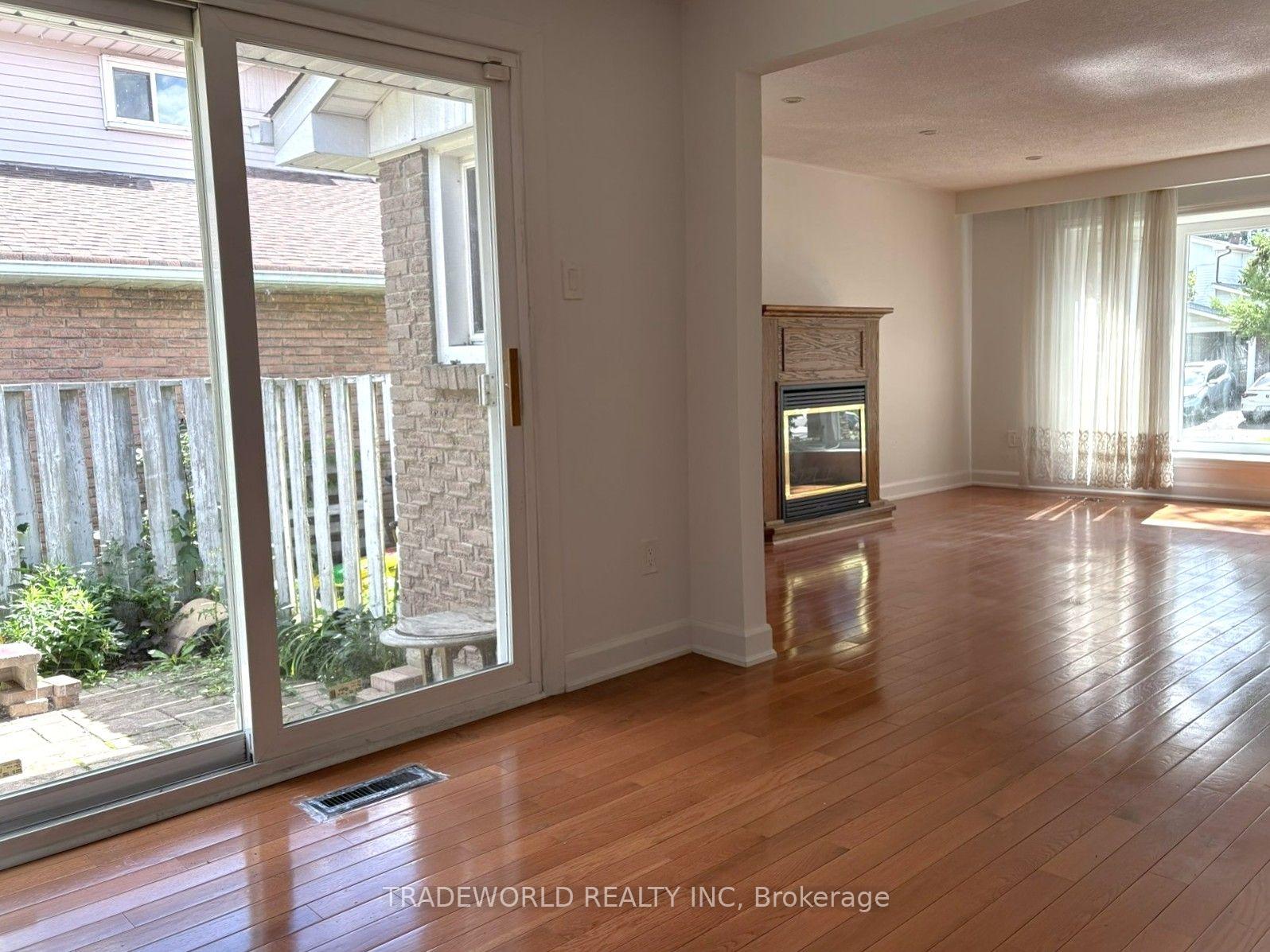 Photo 4 of Unit Main Floor, 54 Bridley Drive, Scarborough, Agincourt North — HOMEH