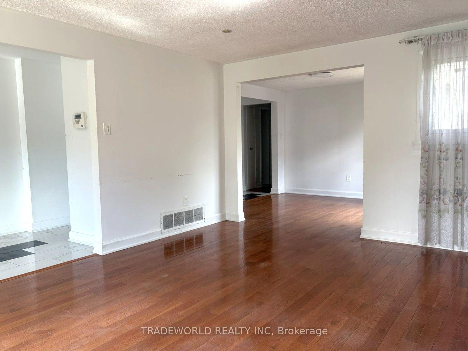 Photo 5 of Unit Main Floor, 54 Bridley Drive, Scarborough, Agincourt North — HOMEH