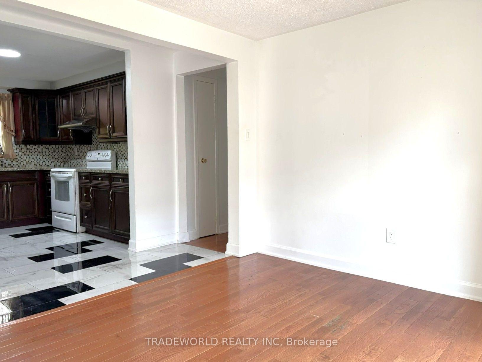 Photo 6 of Unit Main Floor, 54 Bridley Drive, Scarborough, Agincourt North — HOMEH