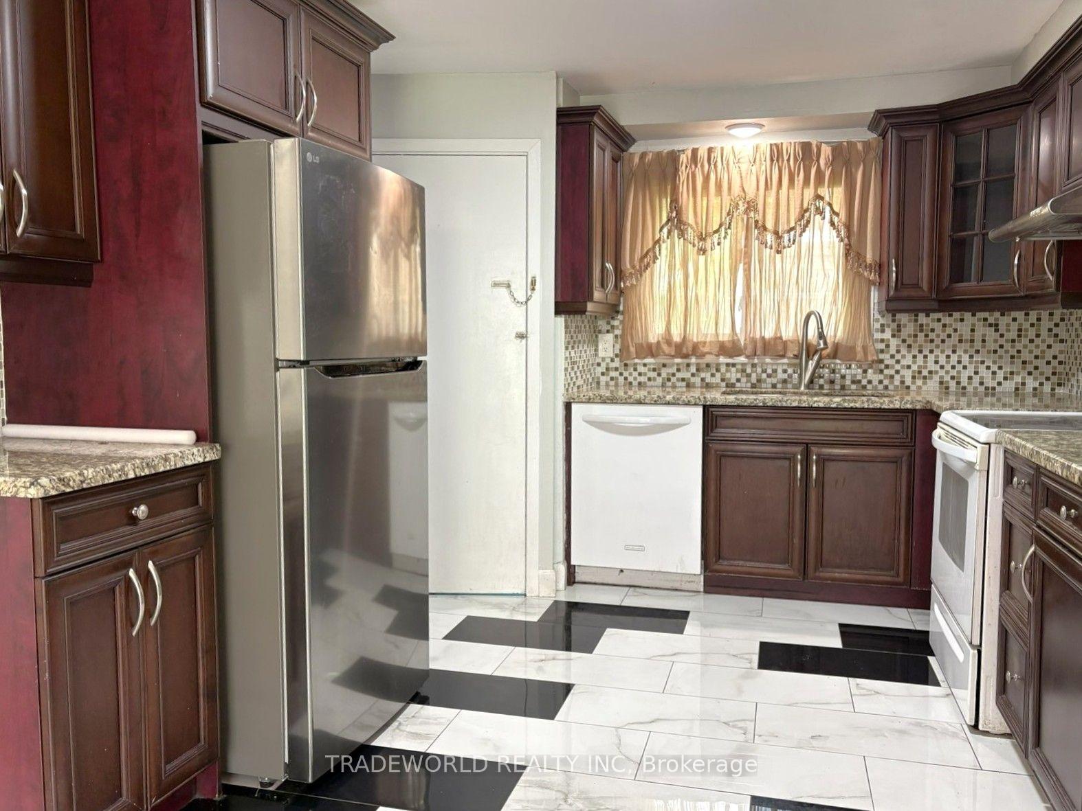 Photo 7 of Unit Main Floor, 54 Bridley Drive, Scarborough, Agincourt North — HOMEH