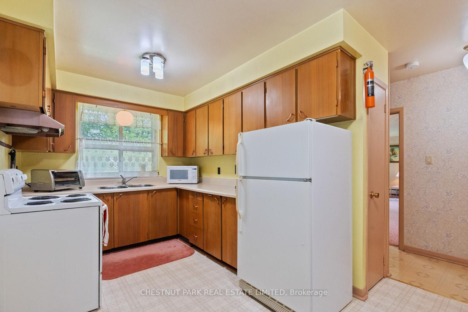Photo 10 of 2 Gallacher Avenue, Richmond Hill, Oak Ridges — HOMEH