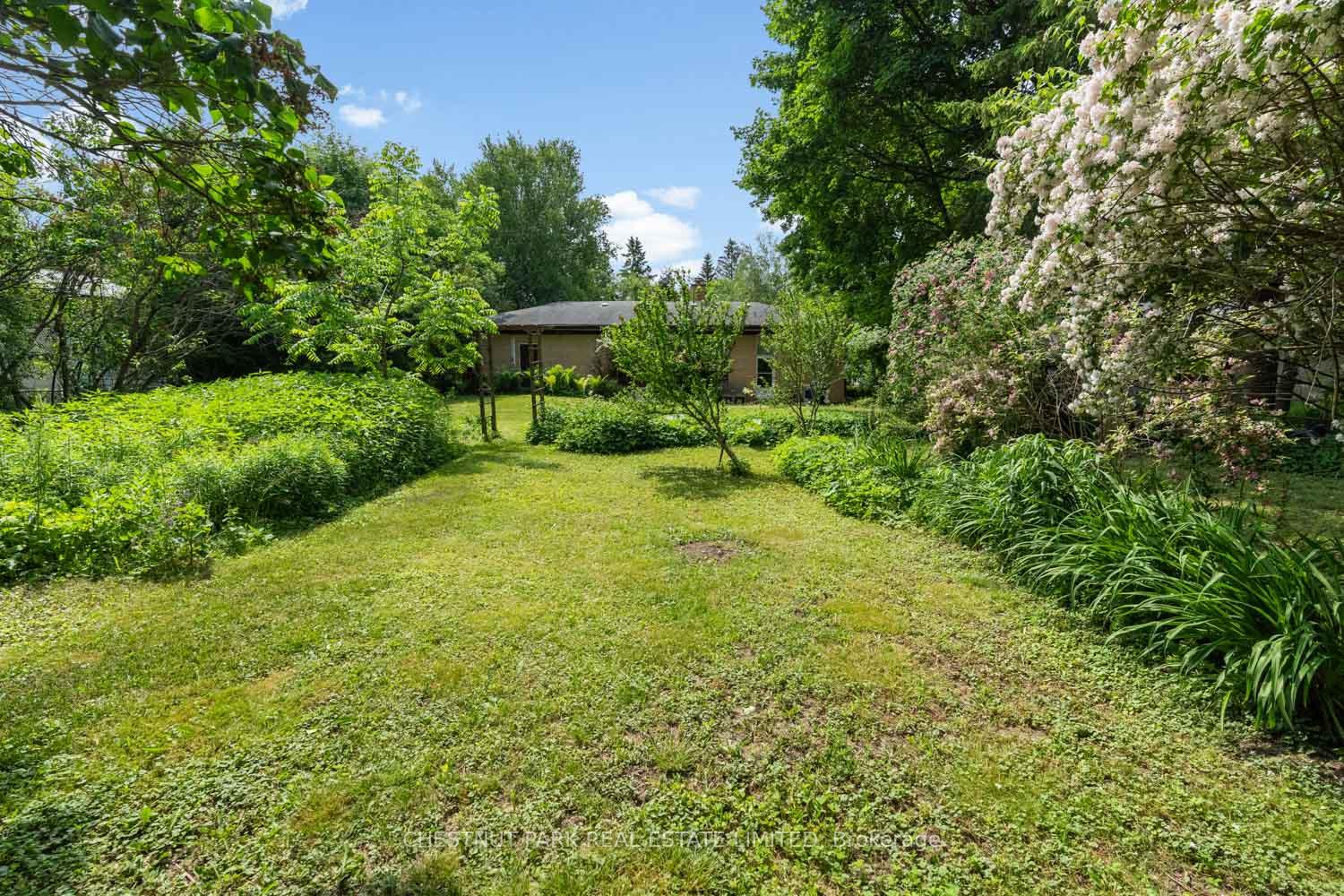 Photo 32 of 2 Gallacher Avenue, Richmond Hill, Oak Ridges — HOMEH