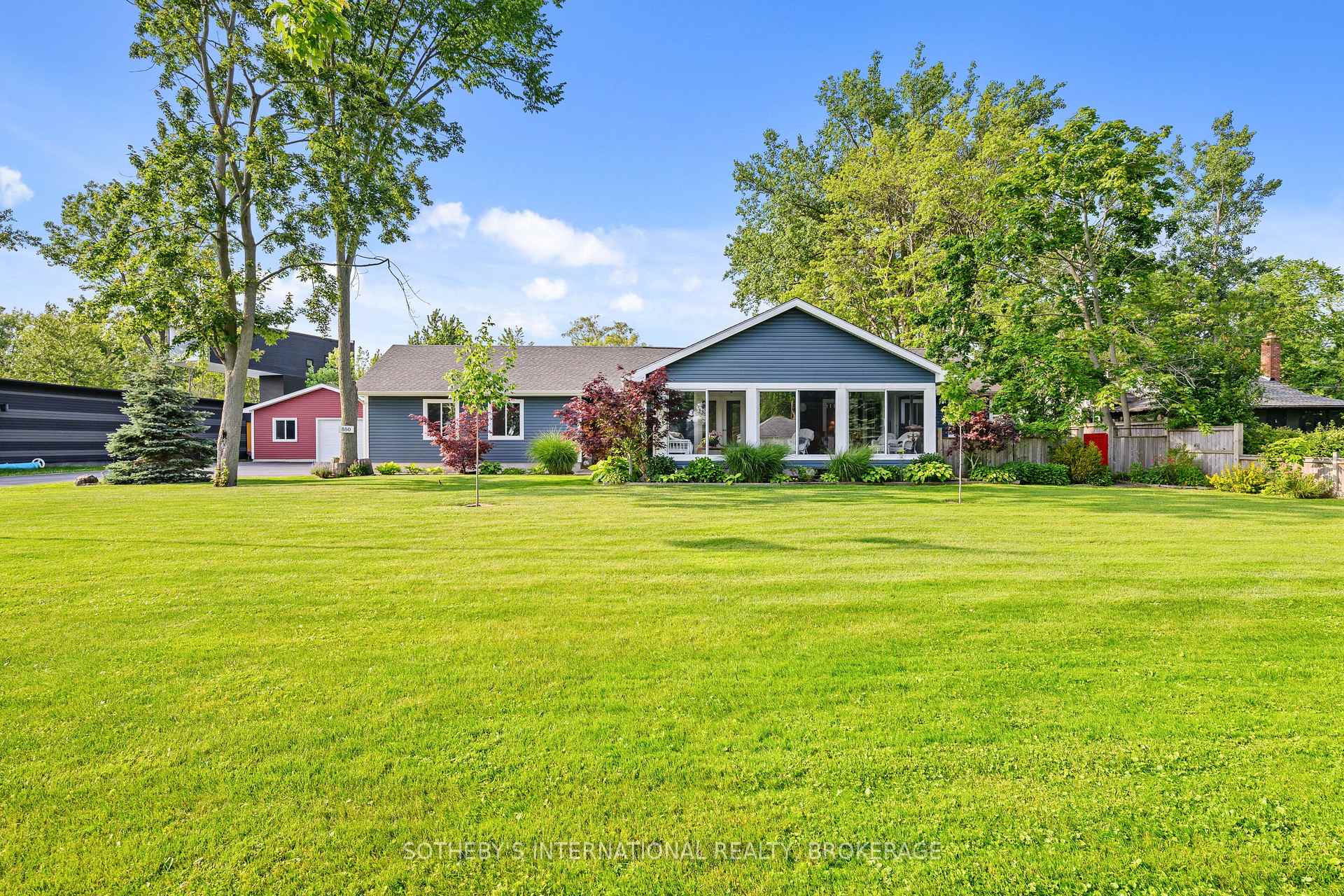 Photo of 880 Edgemere Road