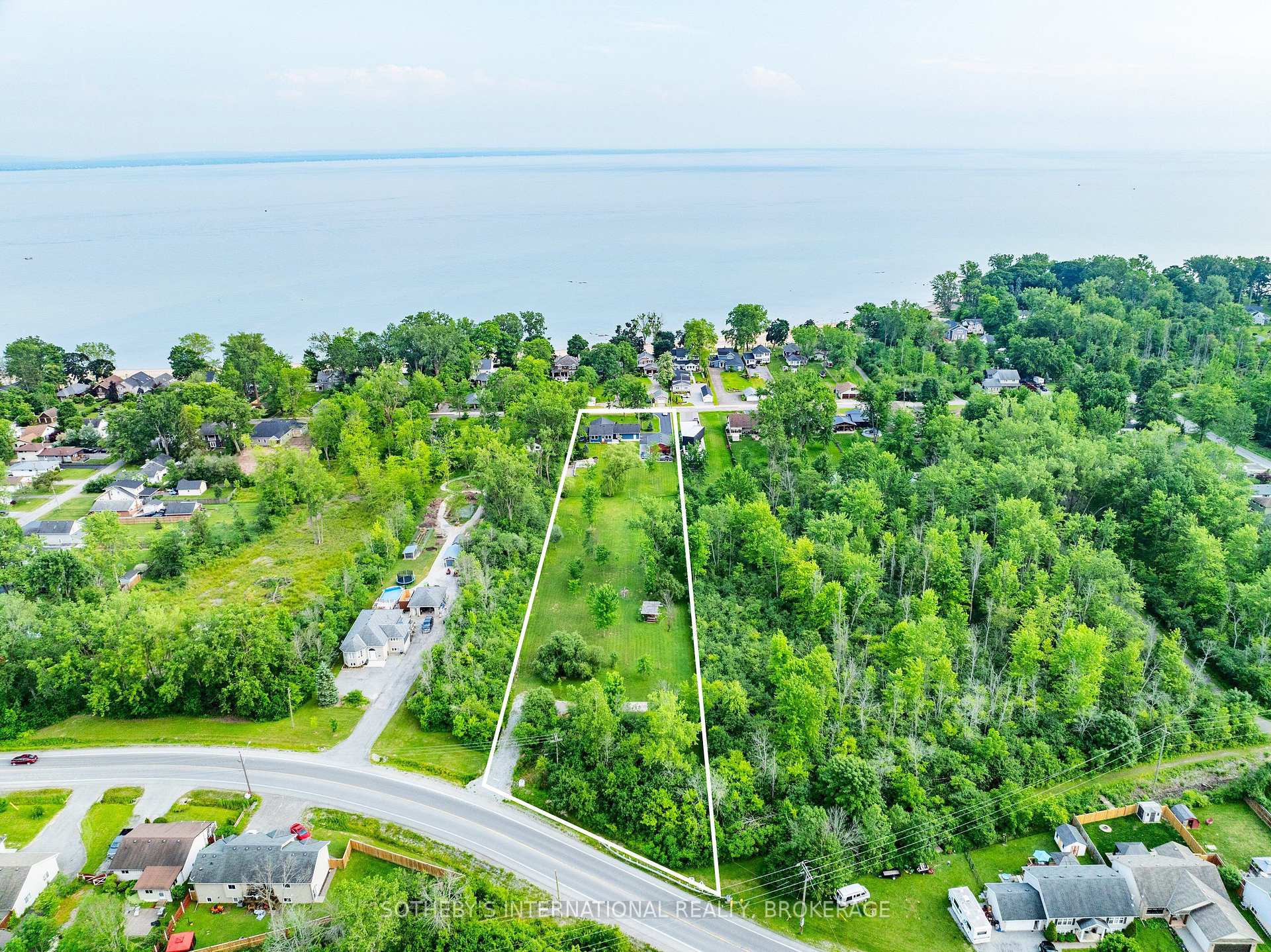 Photo 6 of 880 Edgemere Road, Fort Erie, Crescent Park — HOMEH
