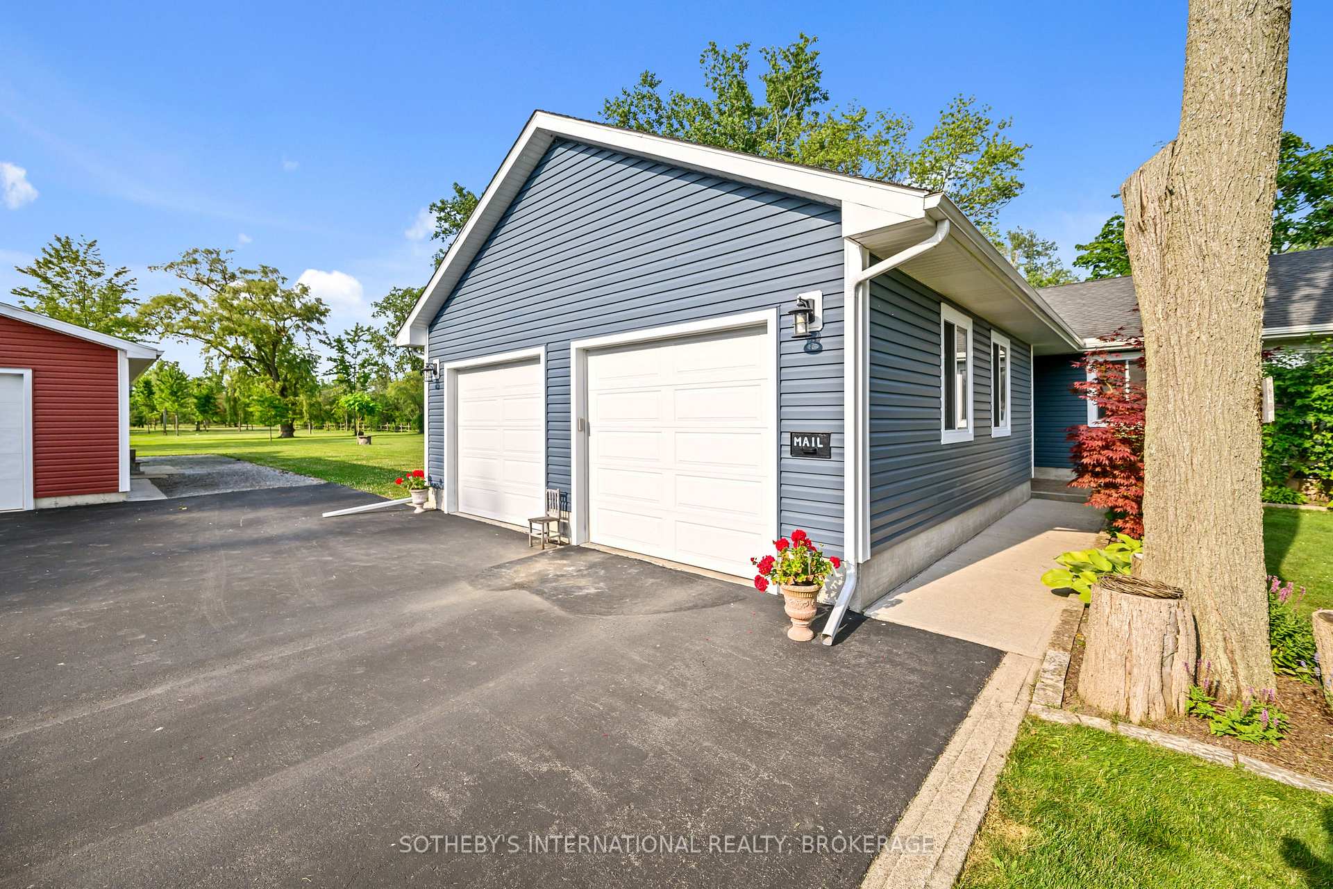 Photo 8 of 880 Edgemere Road, Fort Erie, Crescent Park — HOMEH