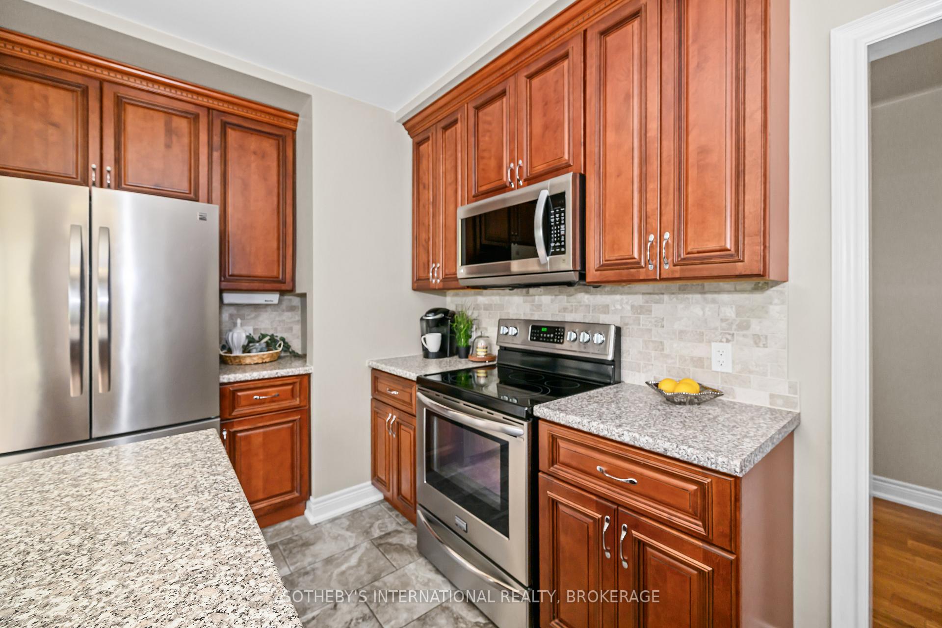 Photo 15 of 880 Edgemere Road, Fort Erie, Crescent Park — HOMEH