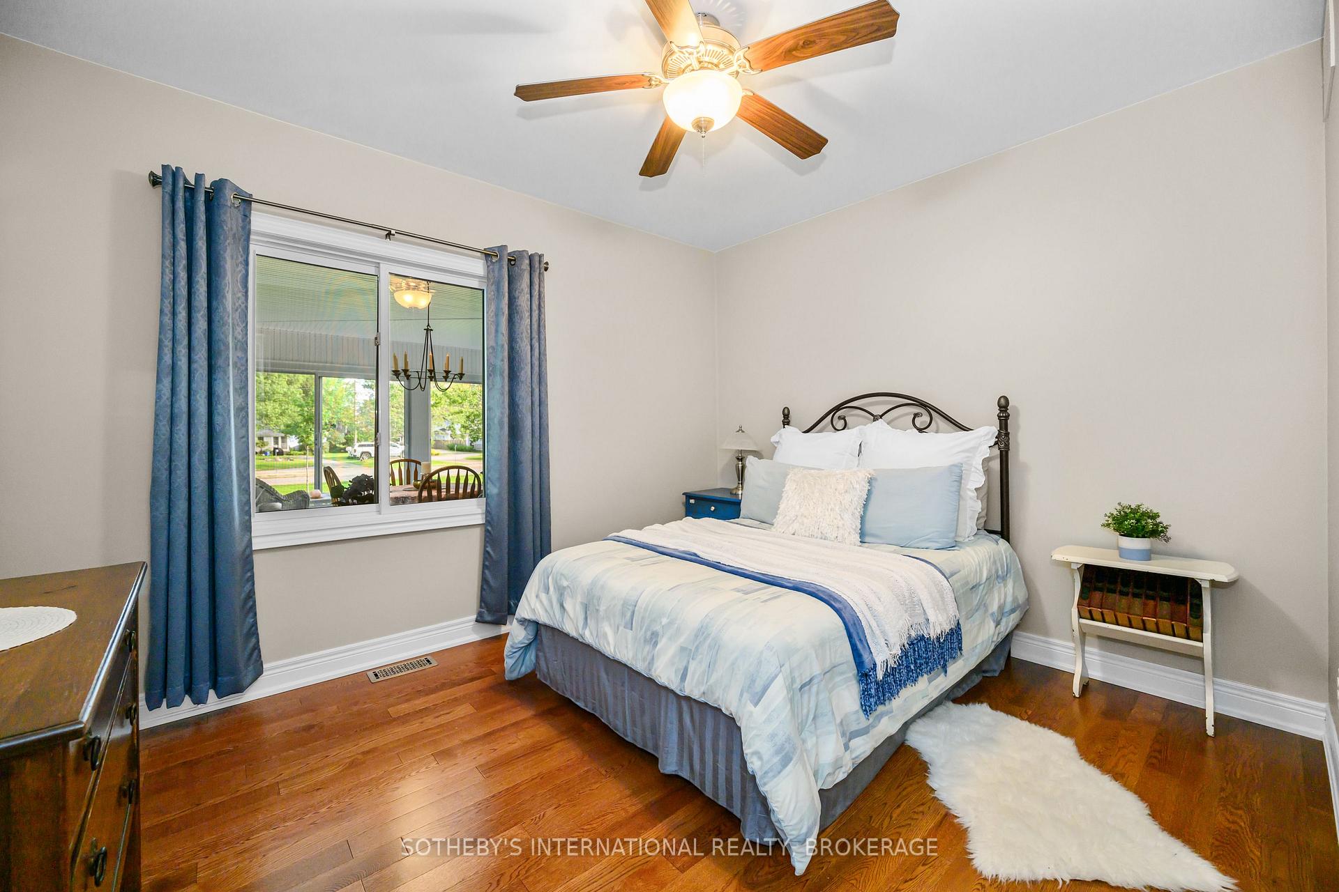Photo 29 of 880 Edgemere Road, Fort Erie, Crescent Park — HOMEH