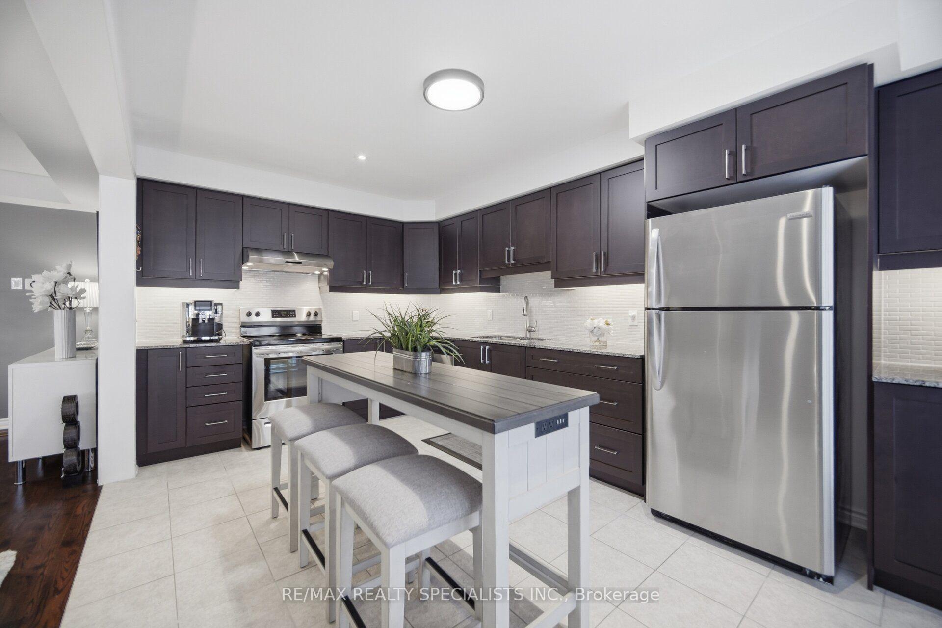 Photo 16 of 108 Leiterman Drive, Milton, Willmott — HOMEH