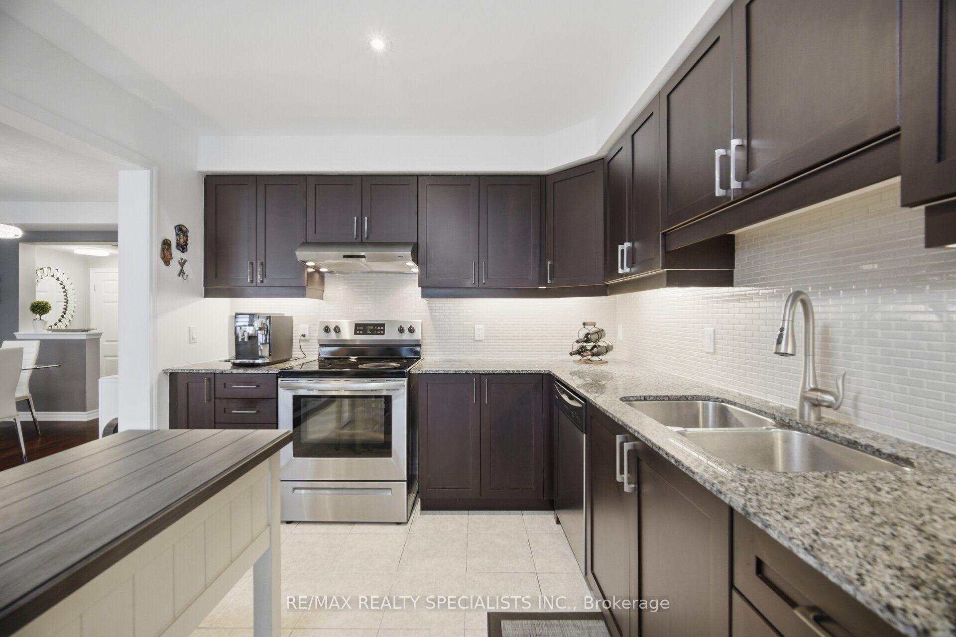Photo 18 of 108 Leiterman Drive, Milton, Willmott — HOMEH
