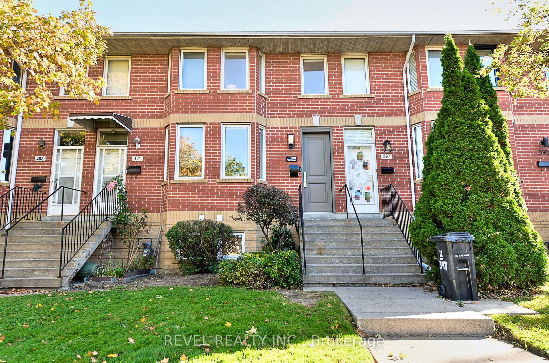 Photo of 399 Perth Avenue