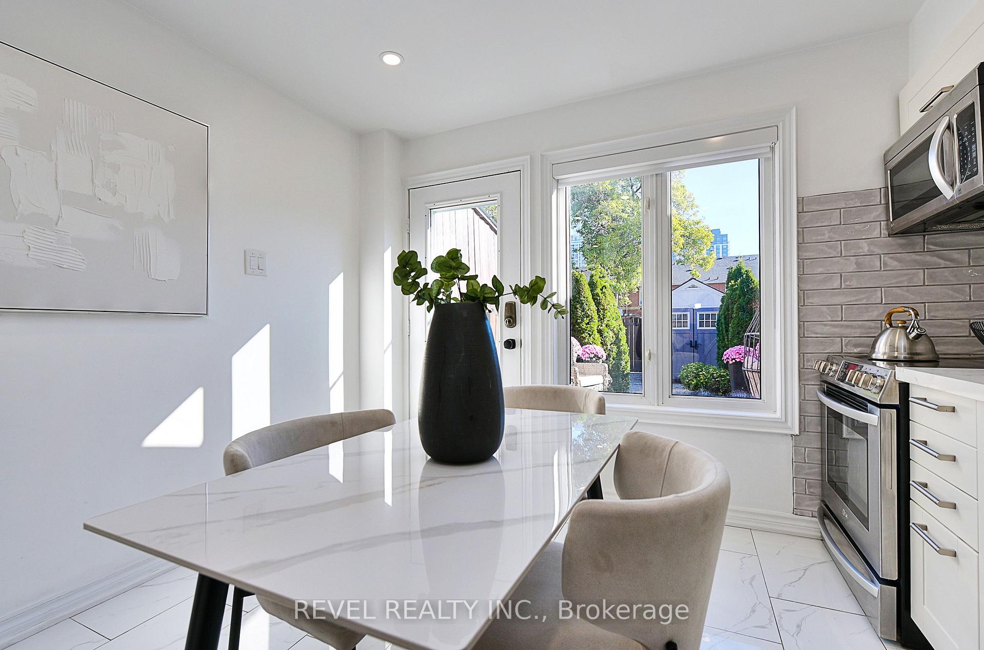 Photo 8 of 399 Perth Avenue, Toronto, Dovercourt-Wallace Emerson-Junction — HOMEH