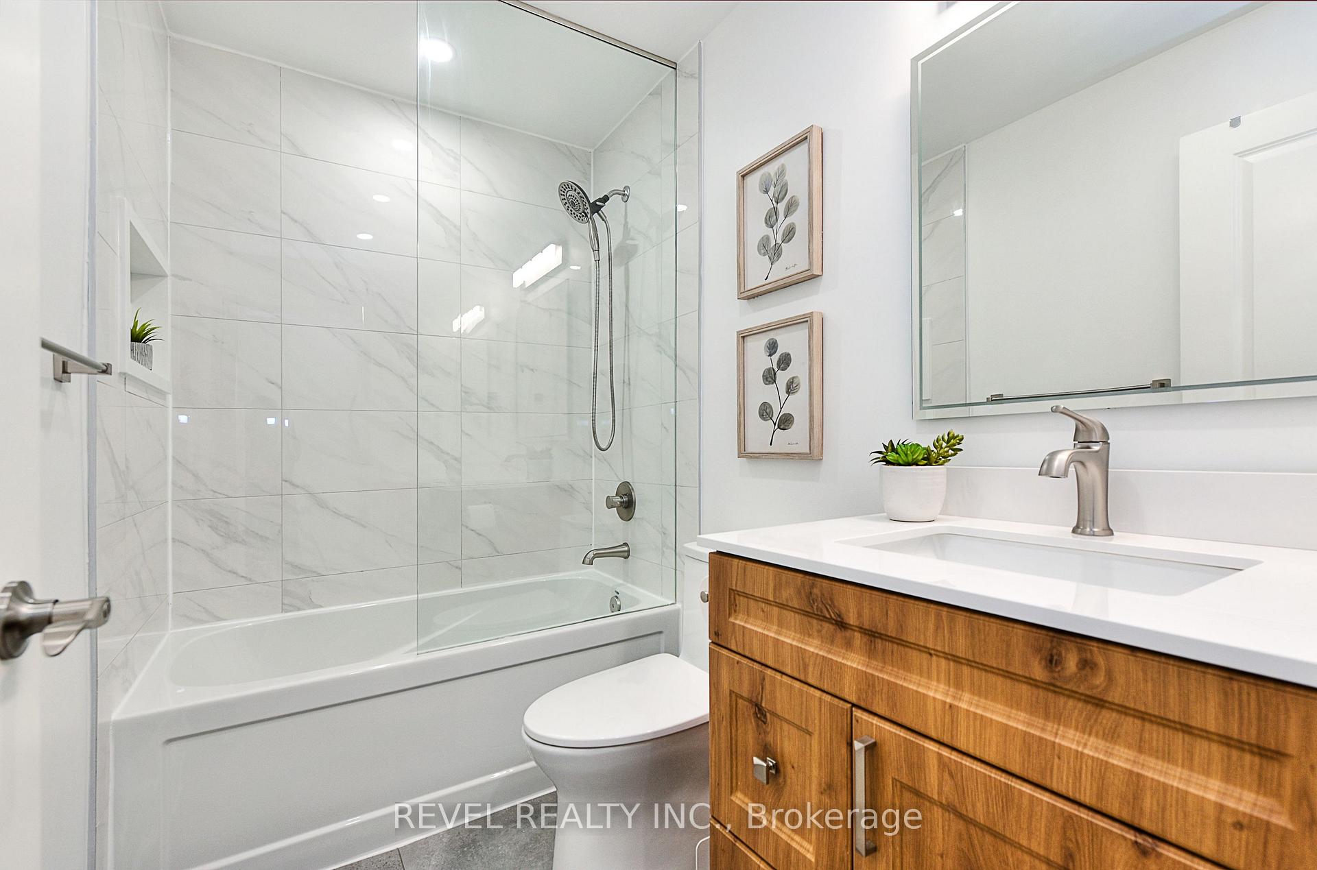 Photo 11 of 399 Perth Avenue, Toronto, Dovercourt-Wallace Emerson-Junction — HOMEH