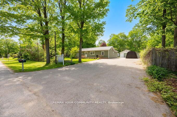 Photo 4 of 781 Edward Street, Innisfil, Rural Innisfil — HOMEH