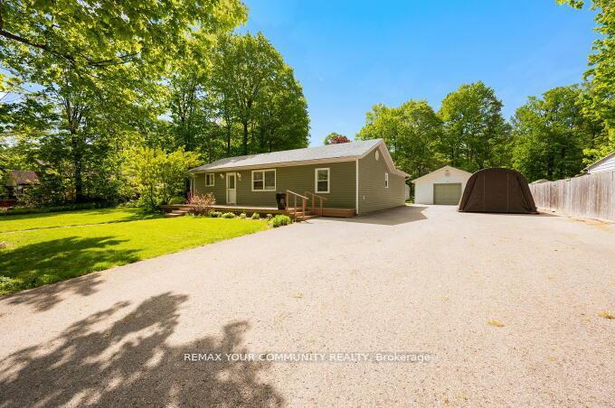 Photo 5 of 781 Edward Street, Innisfil, Rural Innisfil — HOMEH