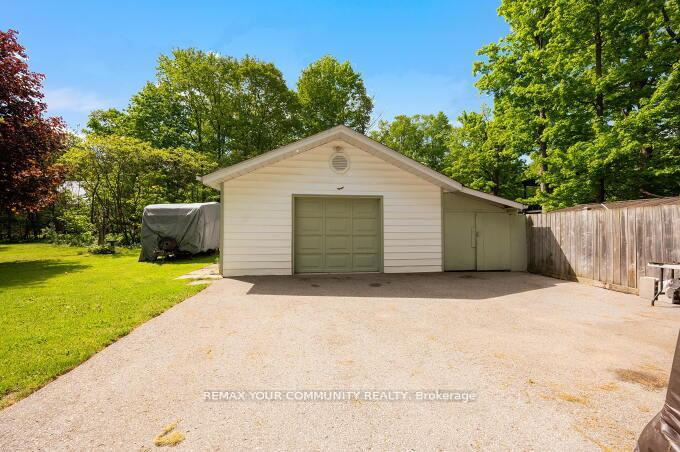 Photo 7 of 781 Edward Street, Innisfil, Rural Innisfil — HOMEH