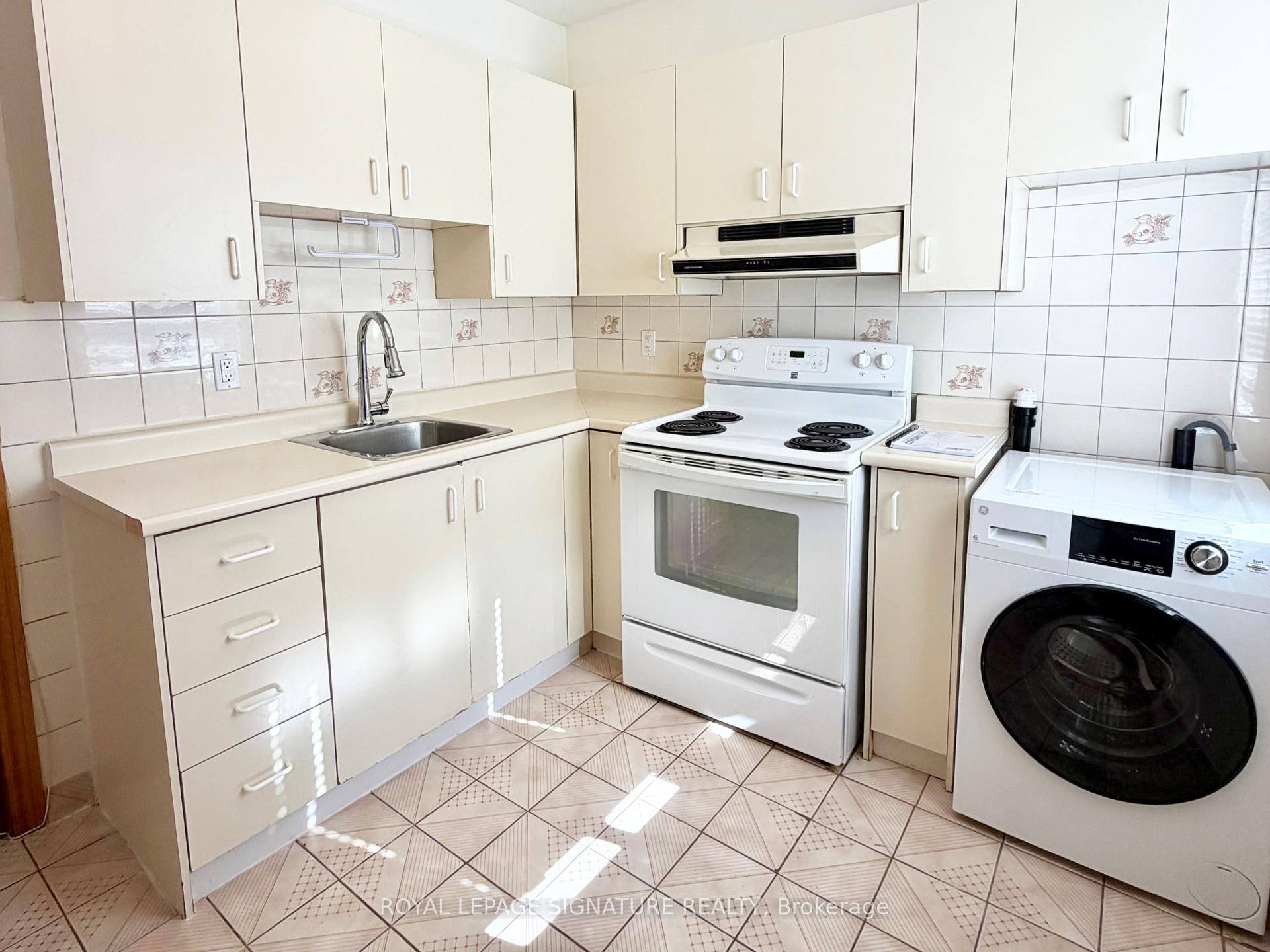 Photo 2 of Unit 2nd Flr, 455 B Danforth Avenue, Toronto, North Riverdale — HOMEH