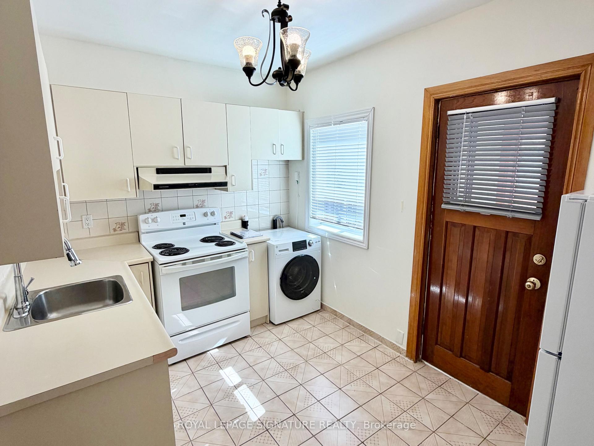 Photo 6 of Unit 2nd Flr, 455 B Danforth Avenue, Toronto, North Riverdale — HOMEH