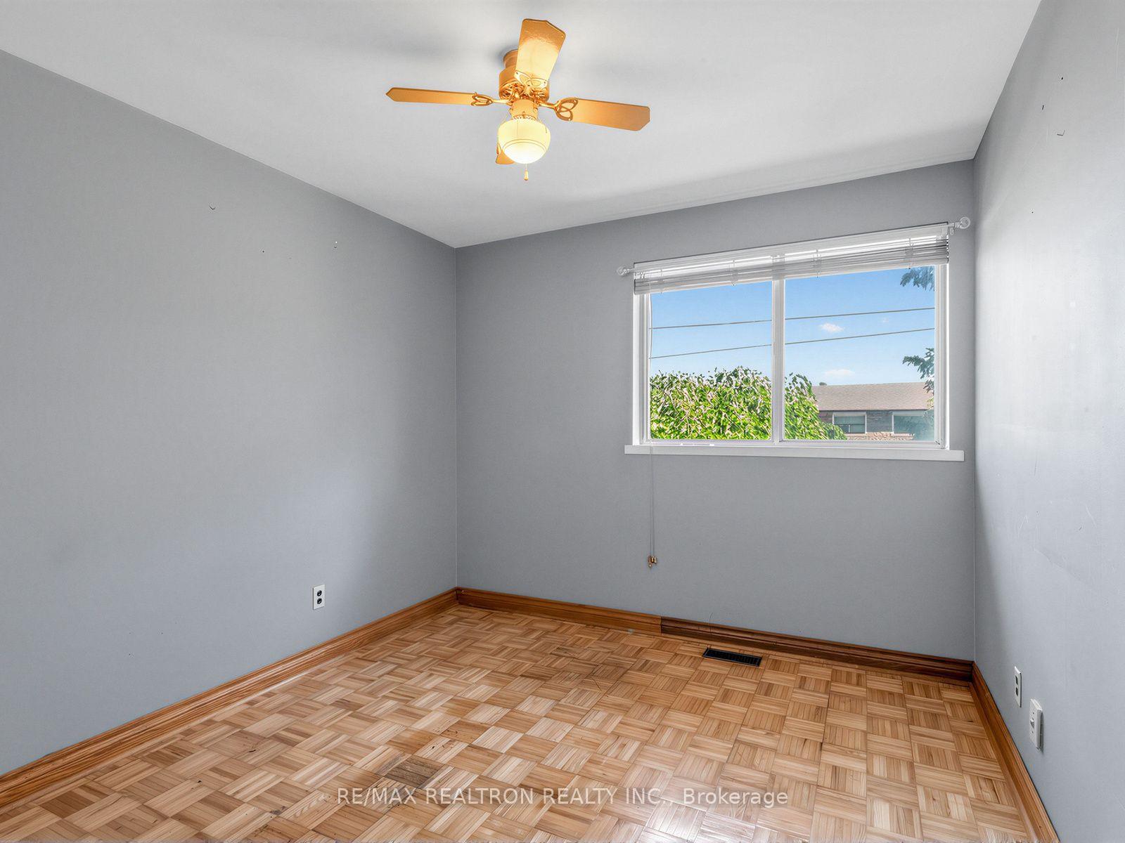 Photo 18 of 91 Spenvalley Drive, North York, Glenfield-Jane Heights — HOMEH