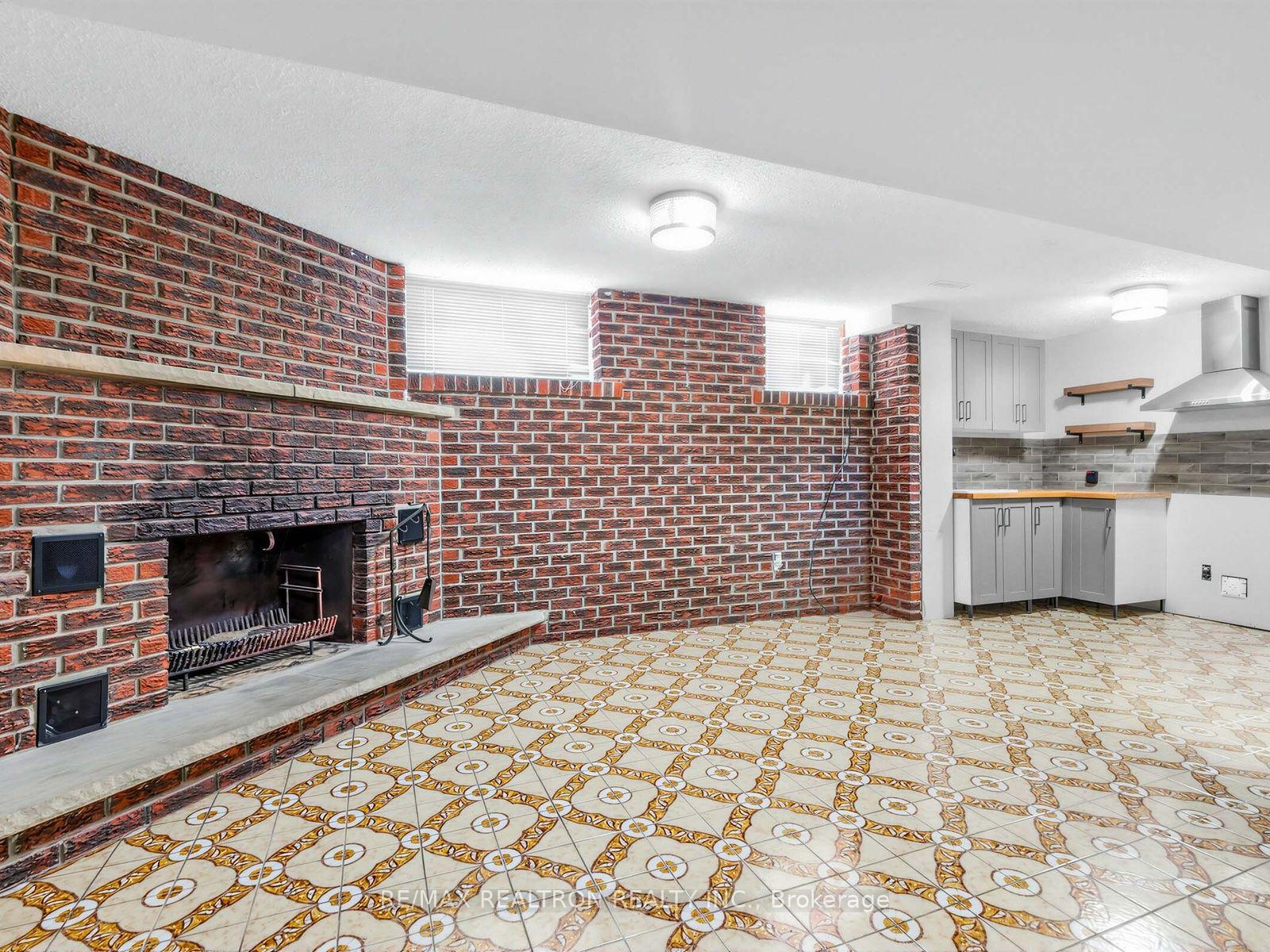 Photo 20 of 91 Spenvalley Drive, North York, Glenfield-Jane Heights — HOMEH