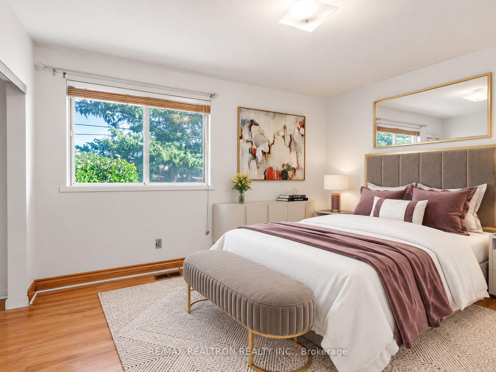 Photo 37 of 91 Spenvalley Drive, North York, Glenfield-Jane Heights — HOMEH
