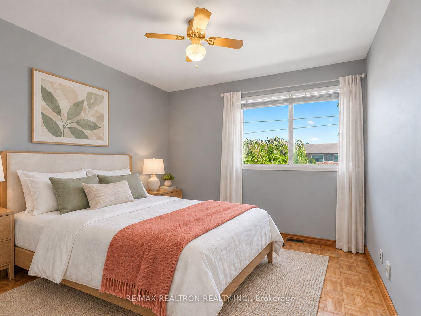 Photo 38 of 91 Spenvalley Drive, North York, Glenfield-Jane Heights — HOMEH