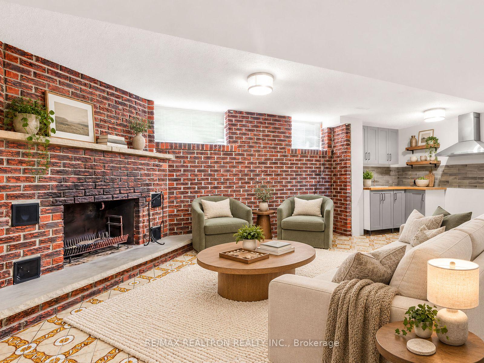 Photo 41 of 91 Spenvalley Drive, North York, Glenfield-Jane Heights — HOMEH